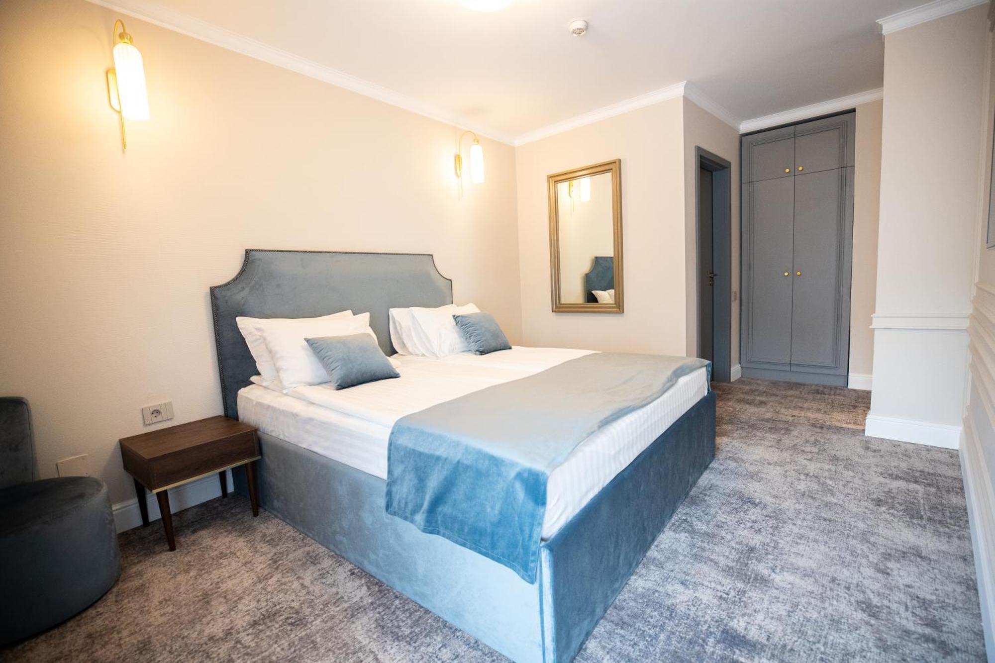 Deluxe Suite,1587510597:JPEG