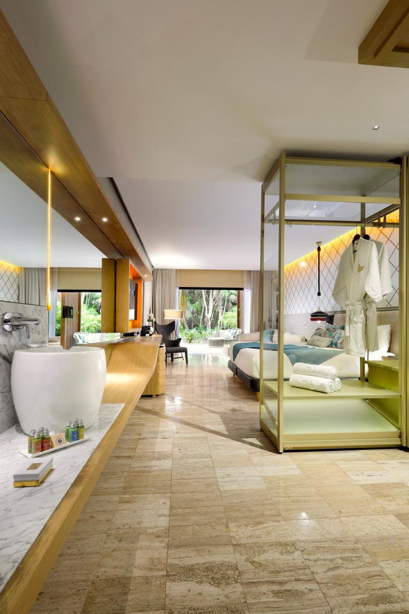 Suite Júnior com Piscina Privada e Vista Jardim