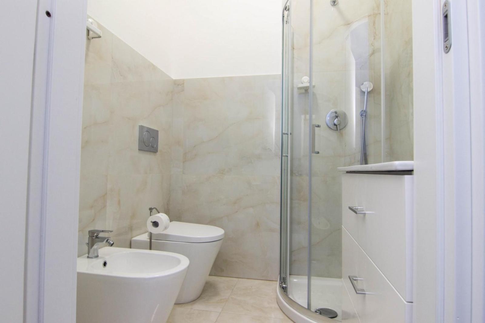 Double Room Private Bathroom