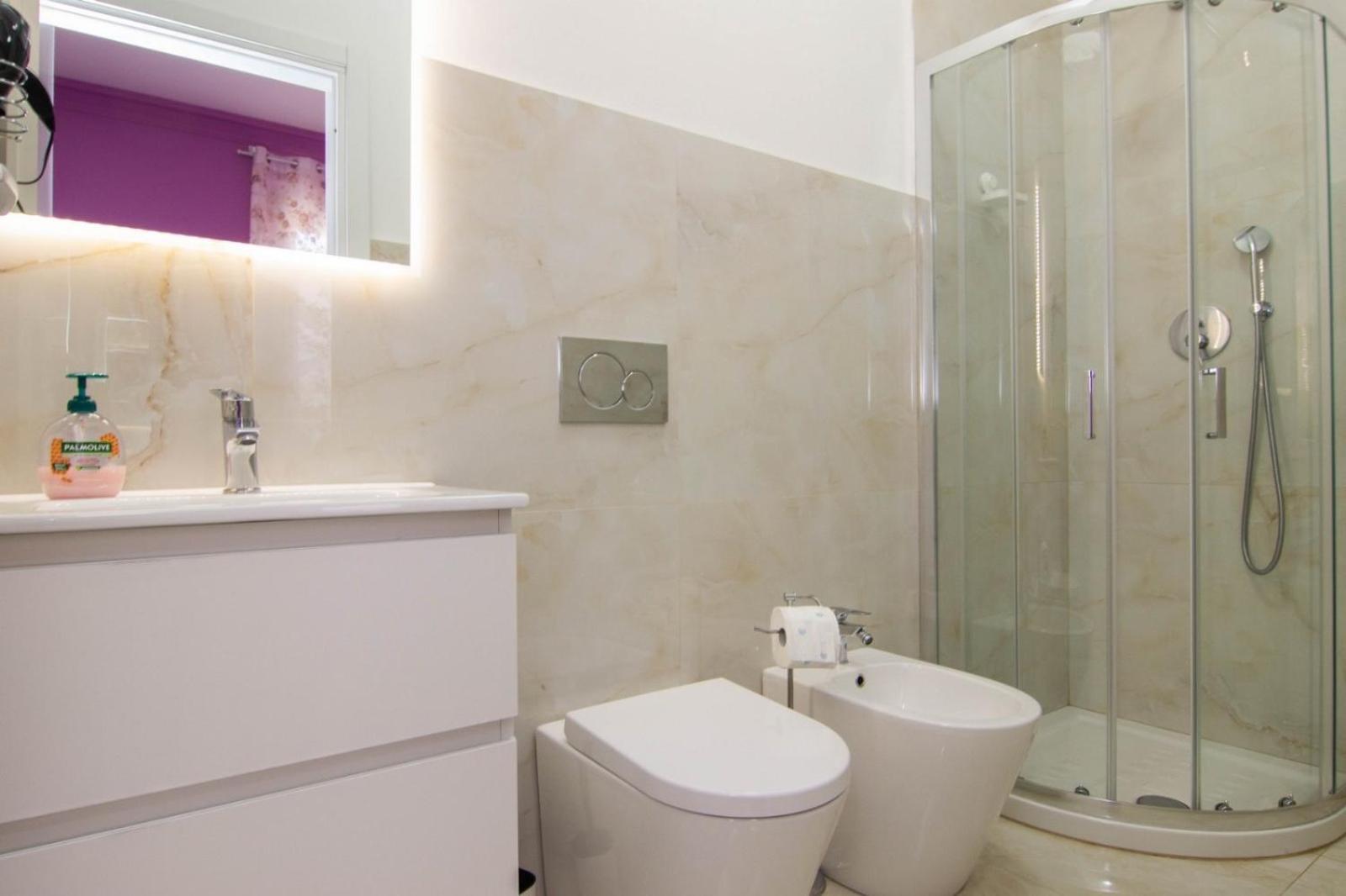 Double Room Private Bathroom