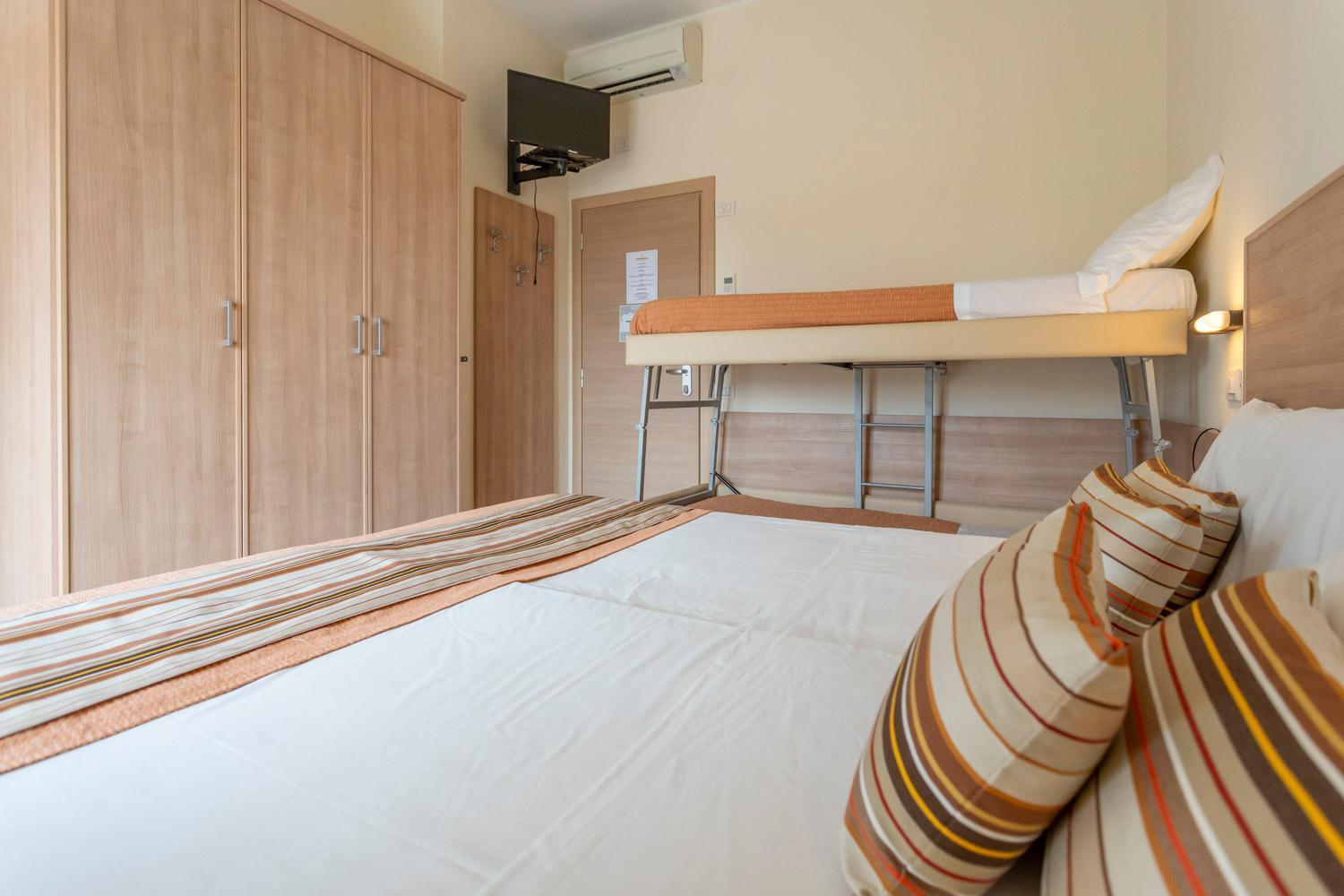 Quadruple Room Balcony,1589585407:JPEG