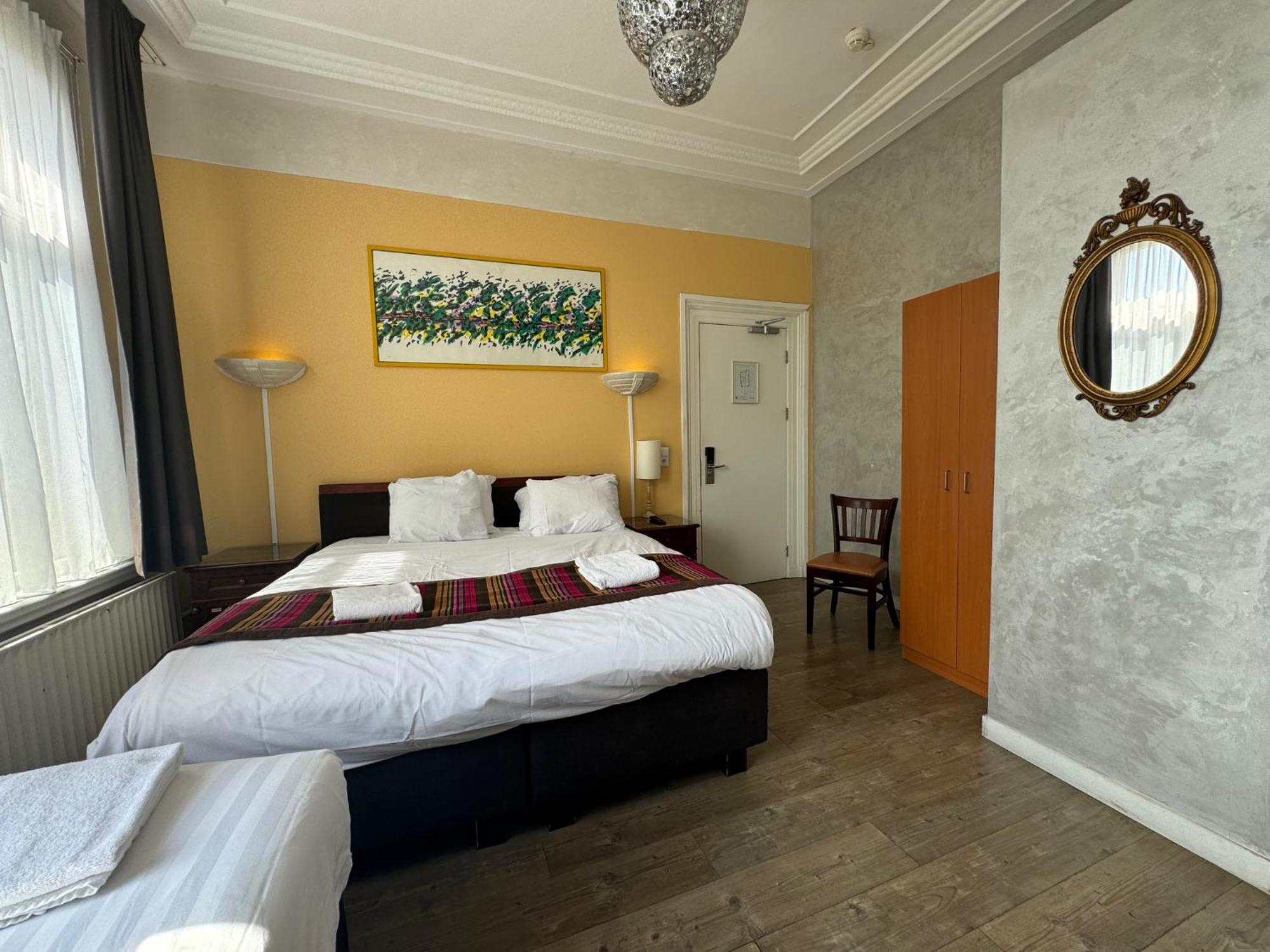 Dreibettzimmer