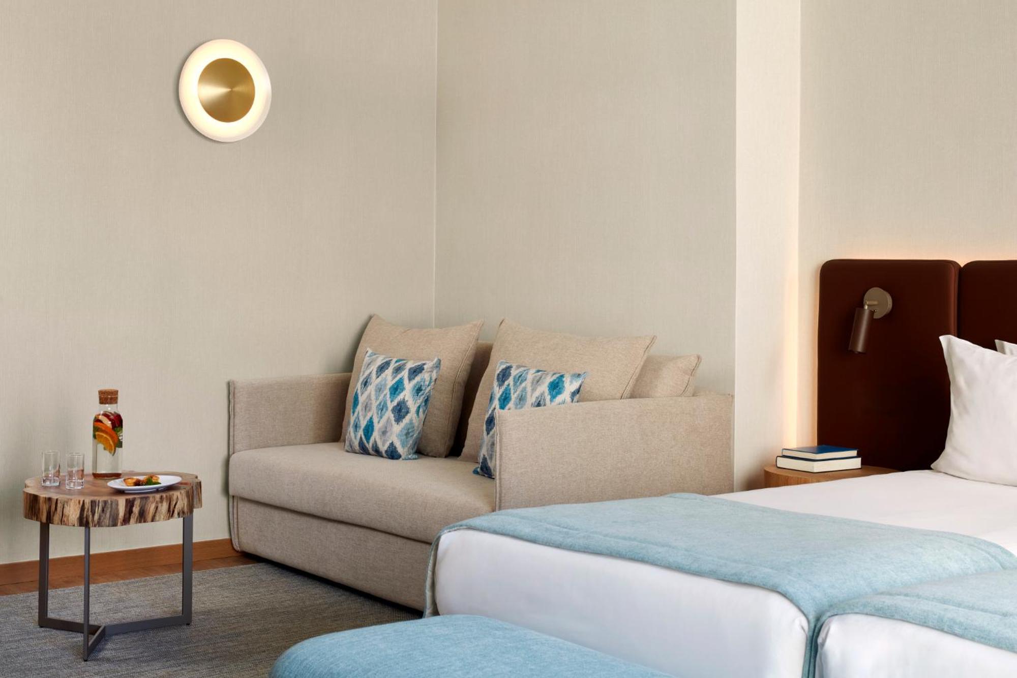 Habitación Superior con vistas parciales al mar