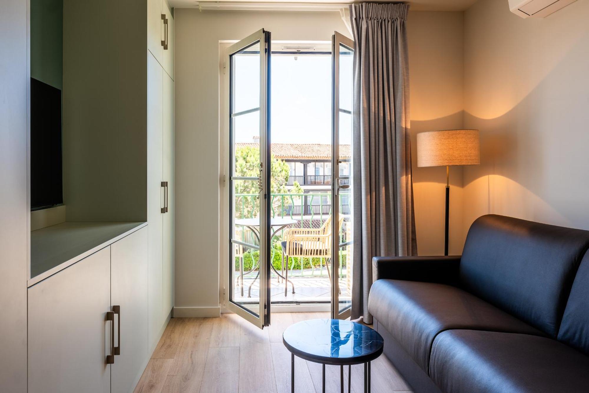 Comfort One-Bedroom Apartment with Balcony