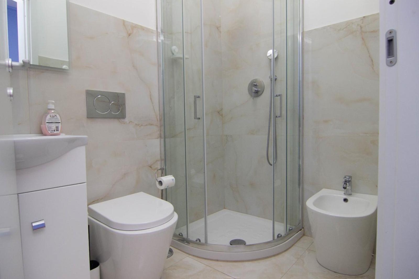 Double Room Private Bathroom
