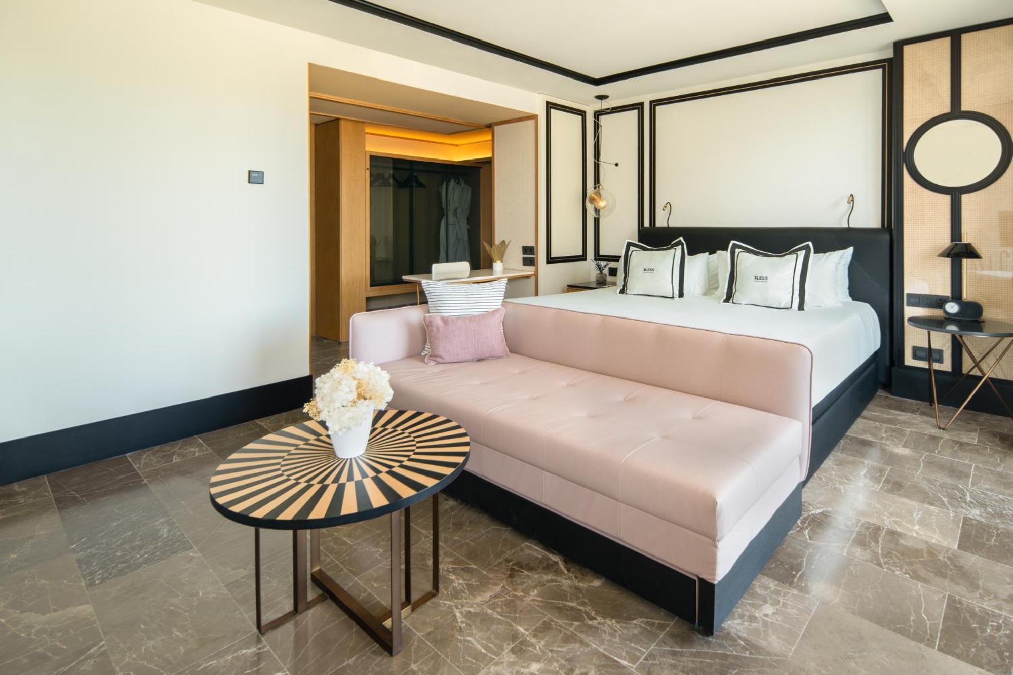 Studio Suite with Sea View,1649882470:JPEG