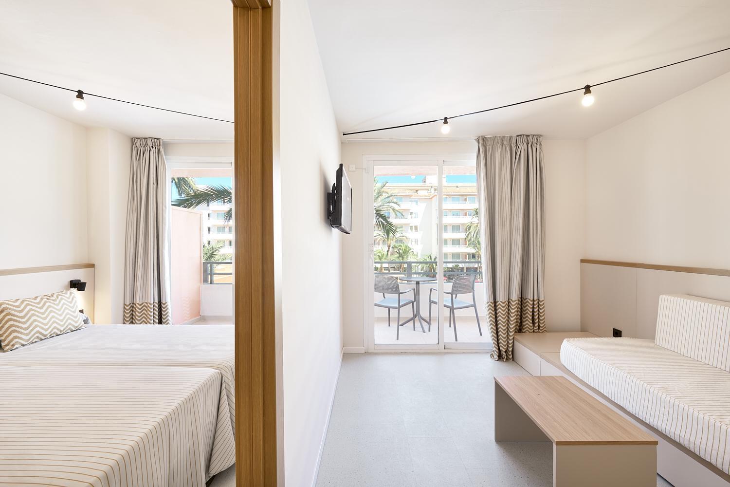 Suite with Pool View (2 Adults) with Unlimited Brunch,1600818930:JPEG