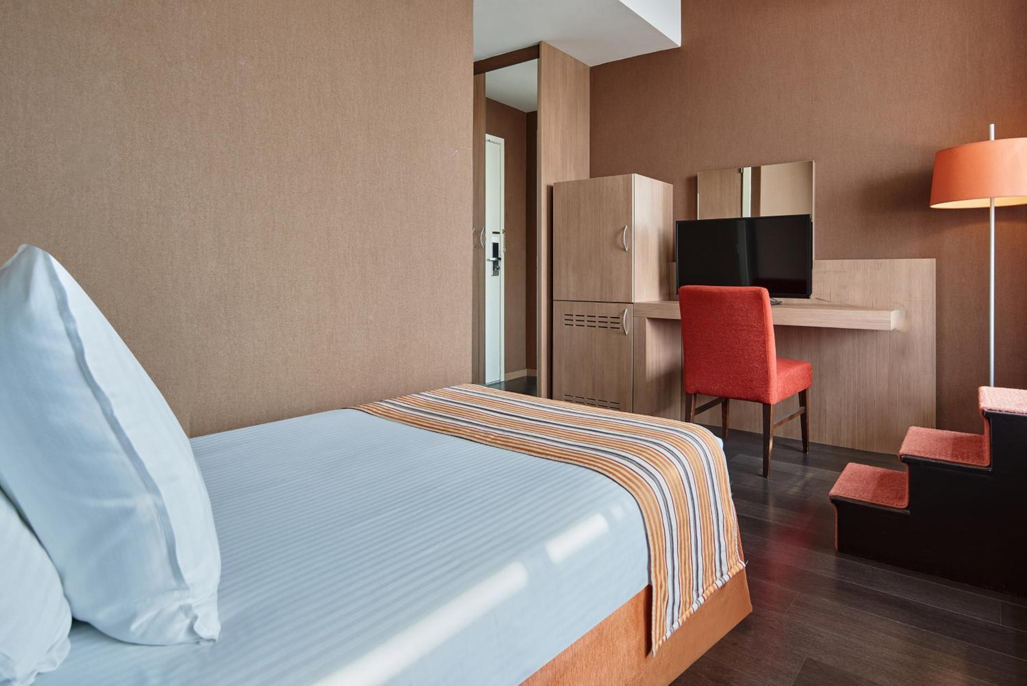 Single Room,1658064360:JPEG