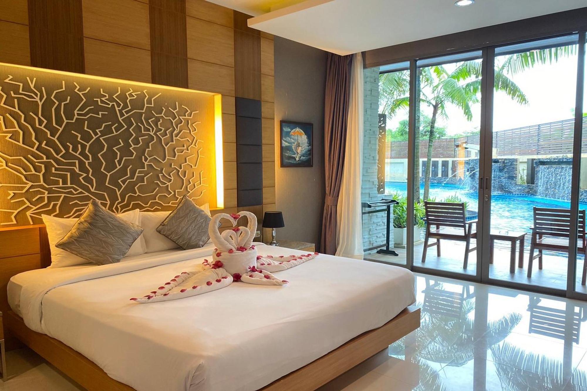Deluxe Double Room Pool Access