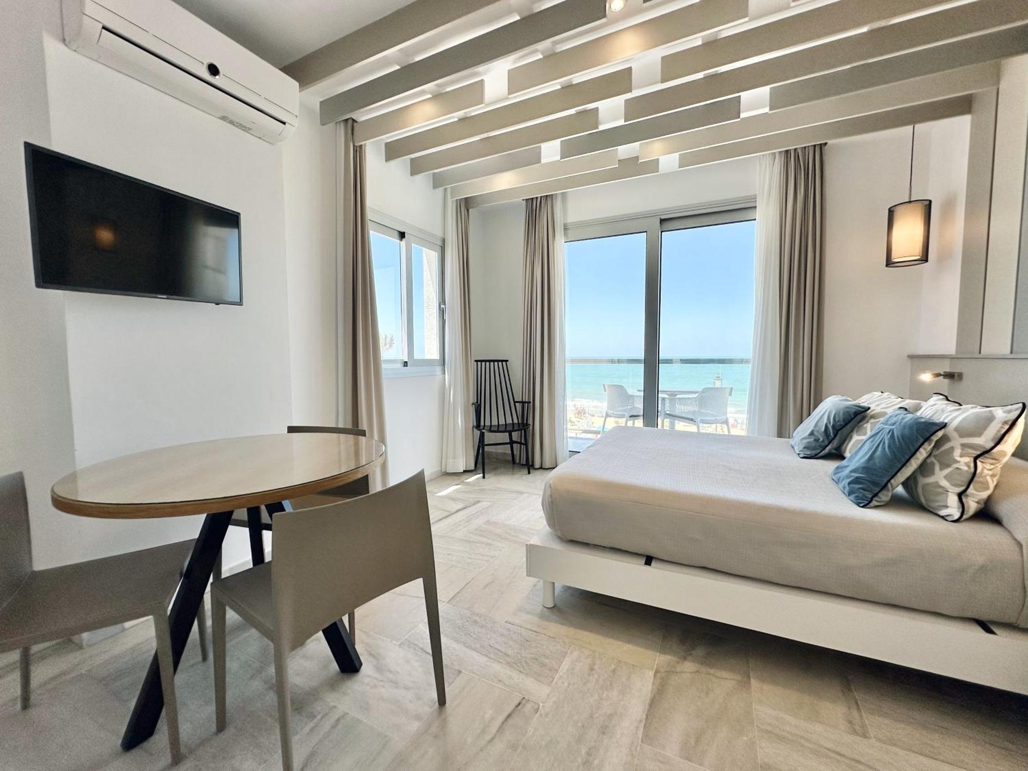 Studio with Sea View (2 Adults),1613420590:JPEG