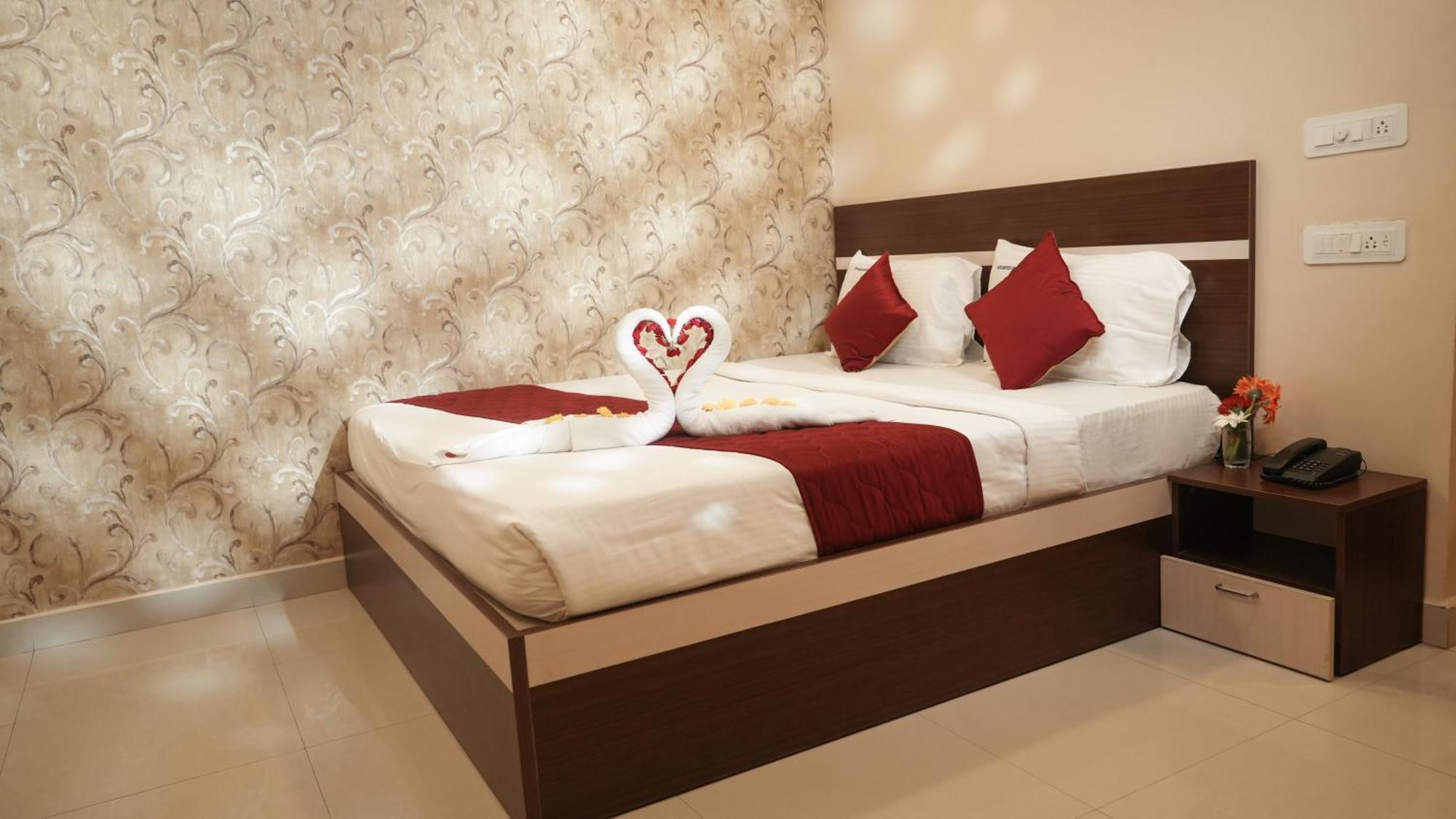 Premium Room with Mountain View (15% off on session of Spa + Guaranteed Early Check-in/Late Check-out Subject to availability)
