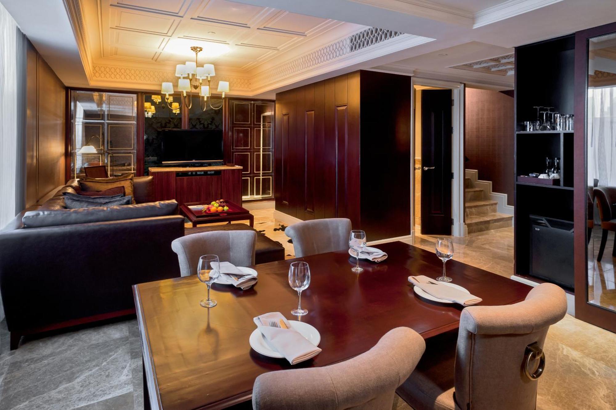 Dusid One-Bedroom Duplex King Suite Club Benefits,1614784171:JPEG