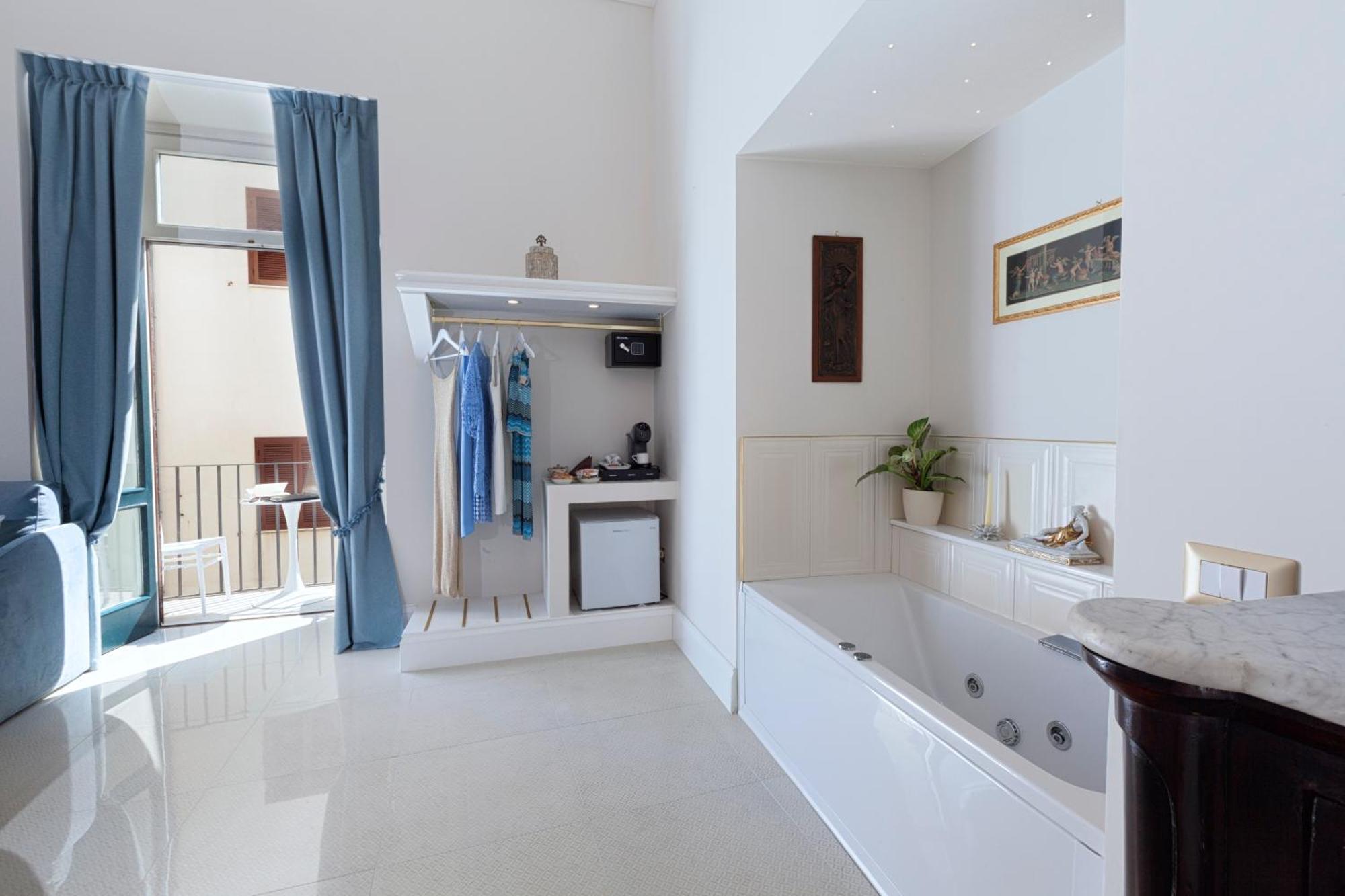 King Room Spa Bath