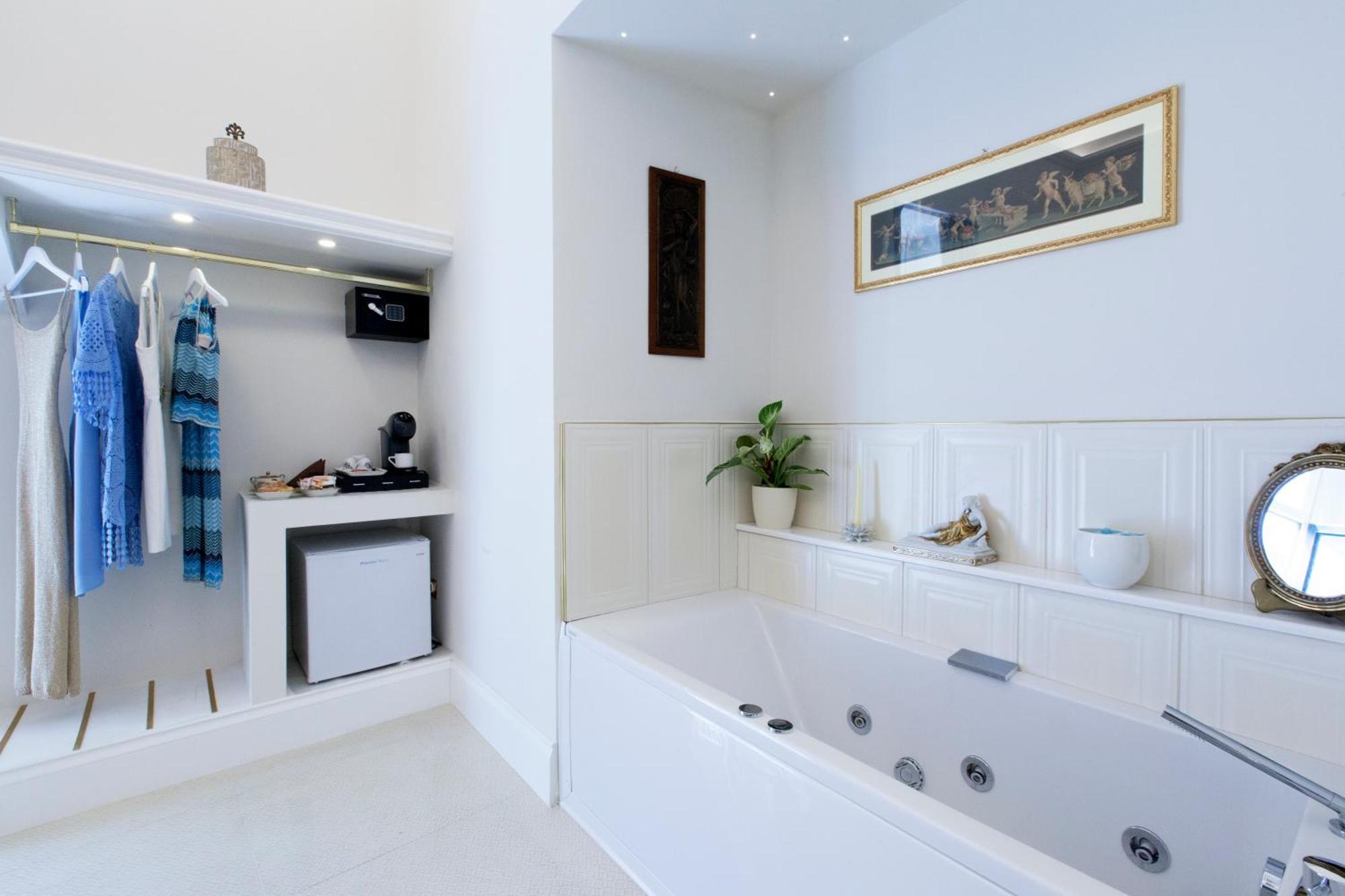 King Room Spa Bath