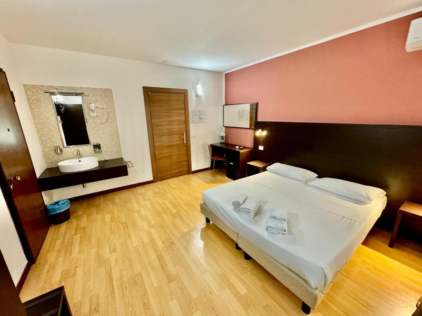 Double Room Private External Bathroom