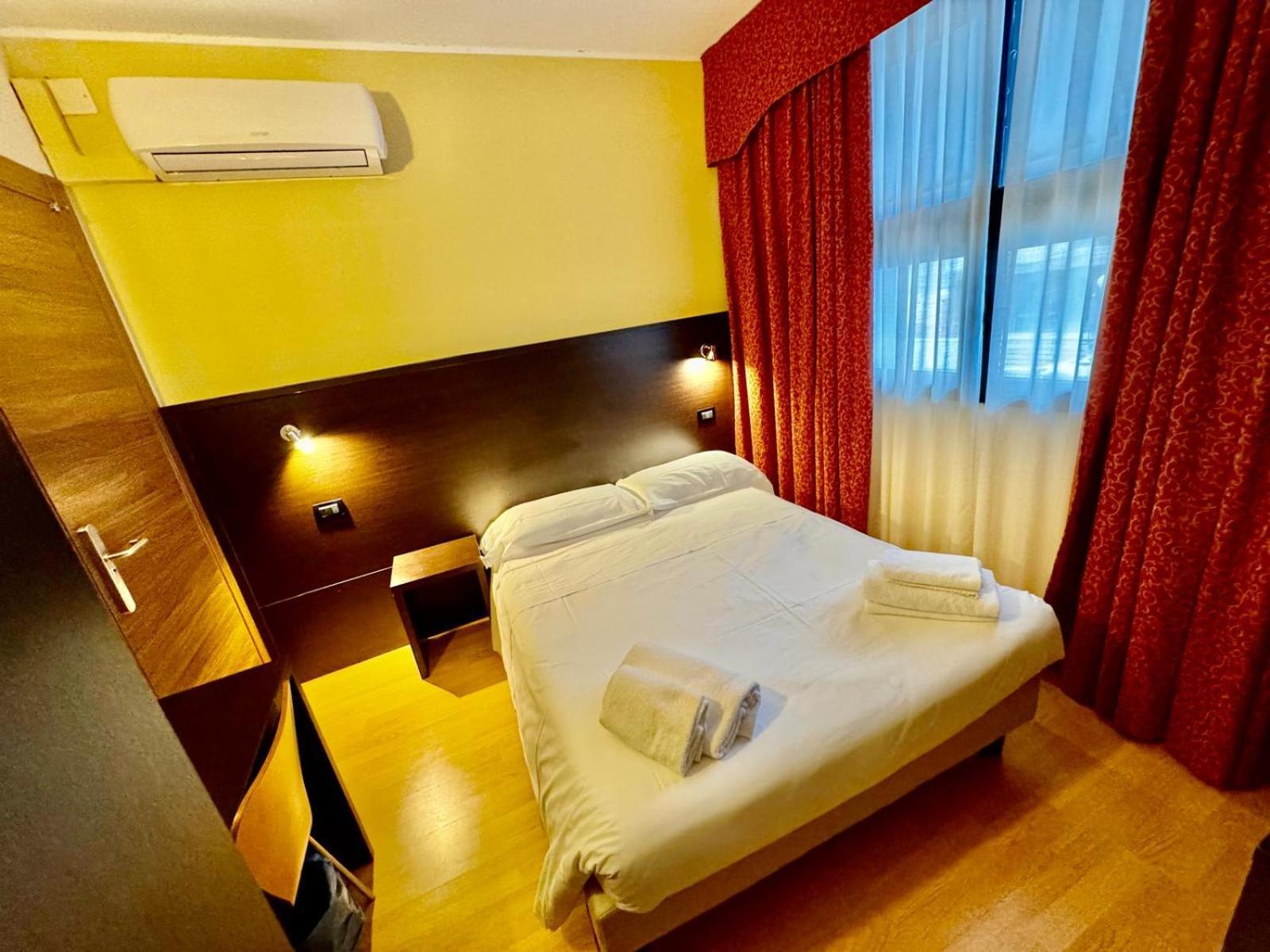 Double Room Private External Bathroom
