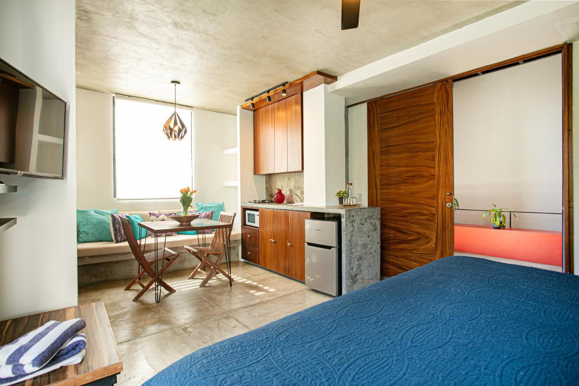 Suite Indigo