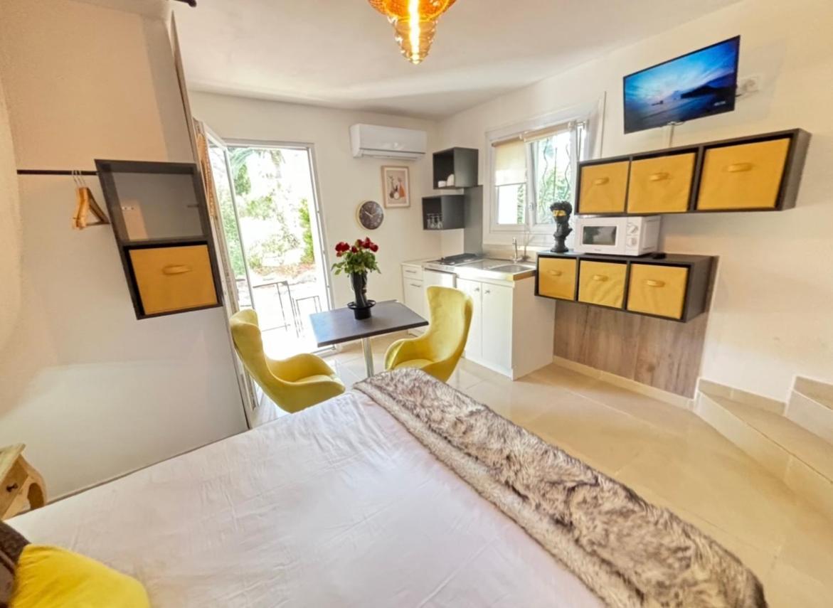 Studio with Garden View,1622750513:JPEG