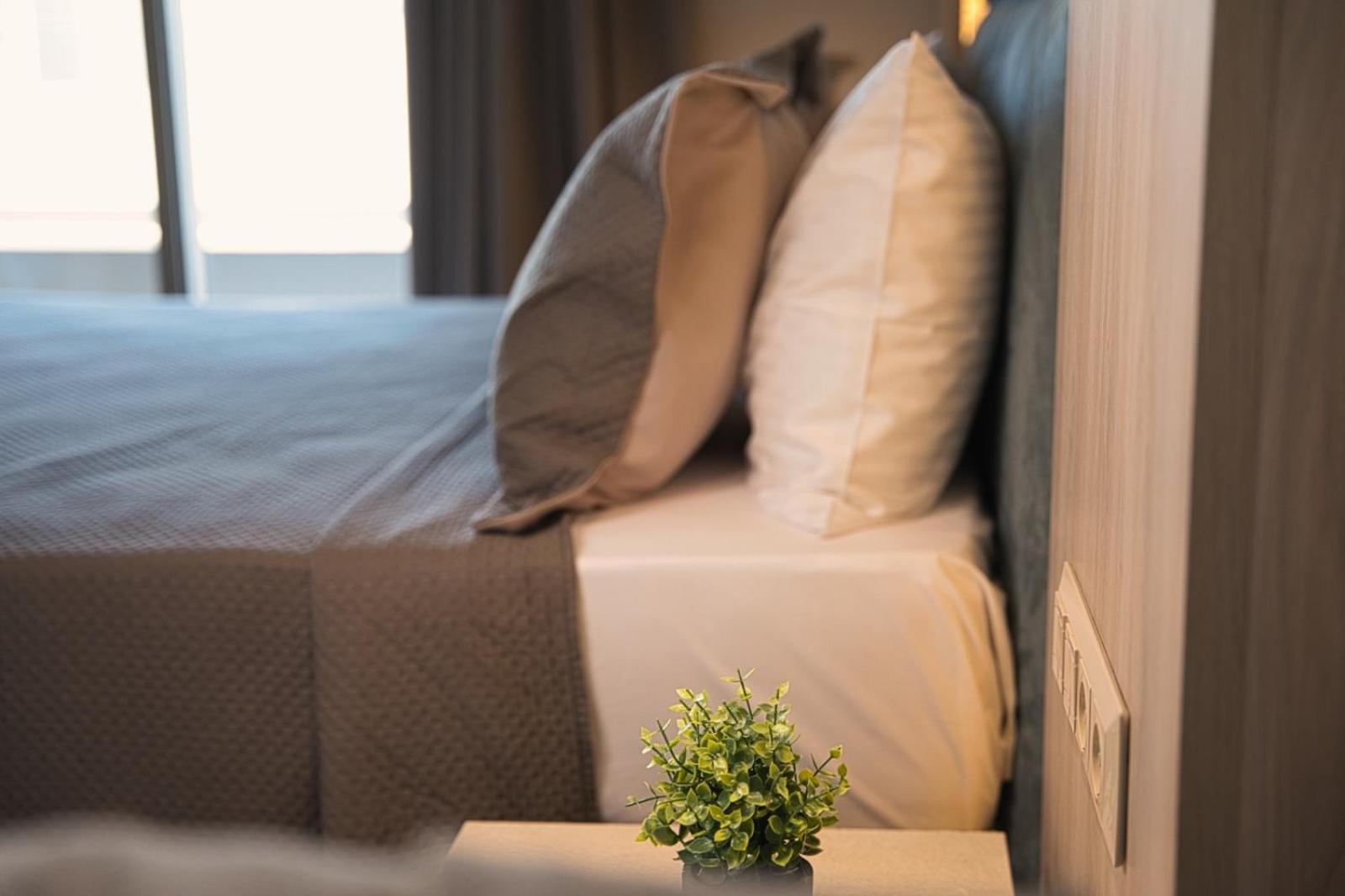 Standard Suite with Panoramic View,1622768015:JPEG
