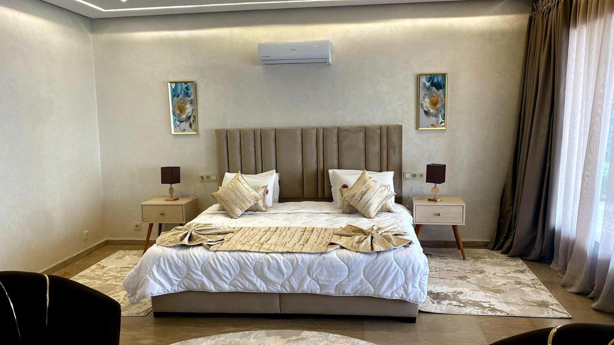 Junior Suite with Pool View,1628797943:JPEG