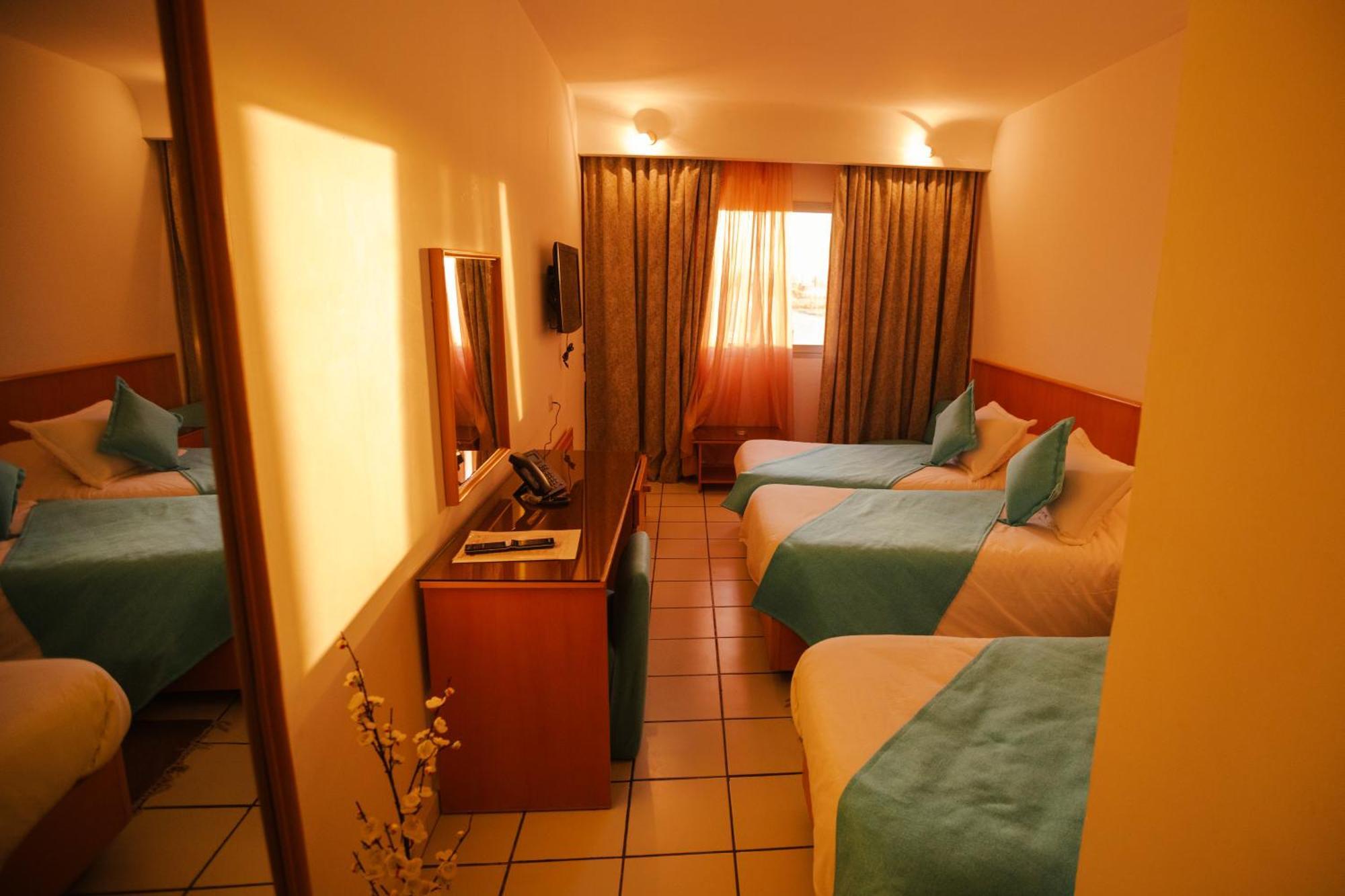 Dreibettzimmer