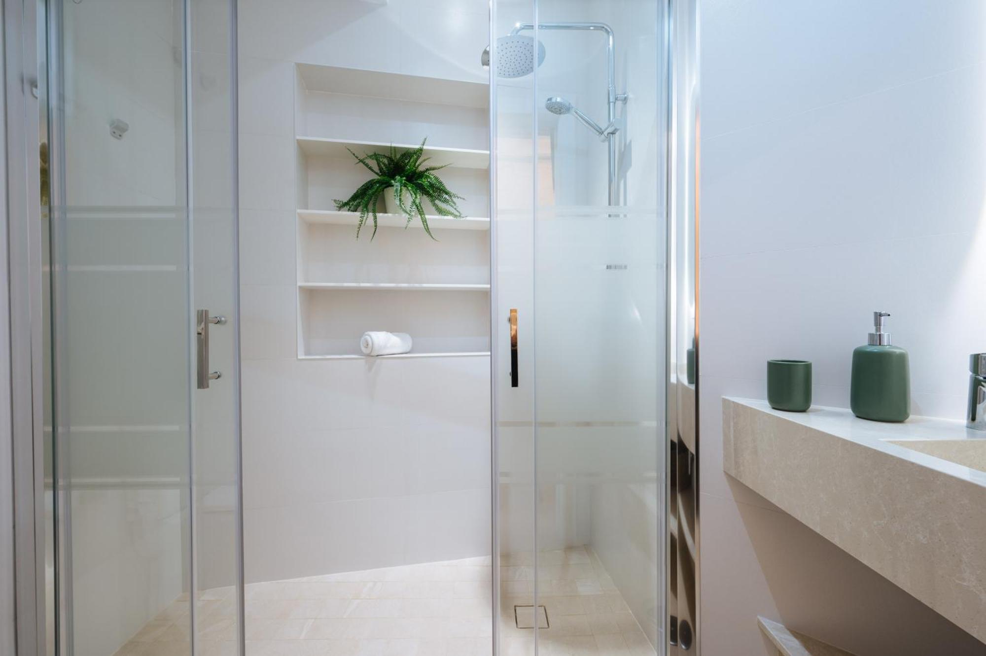 Double Inner Room