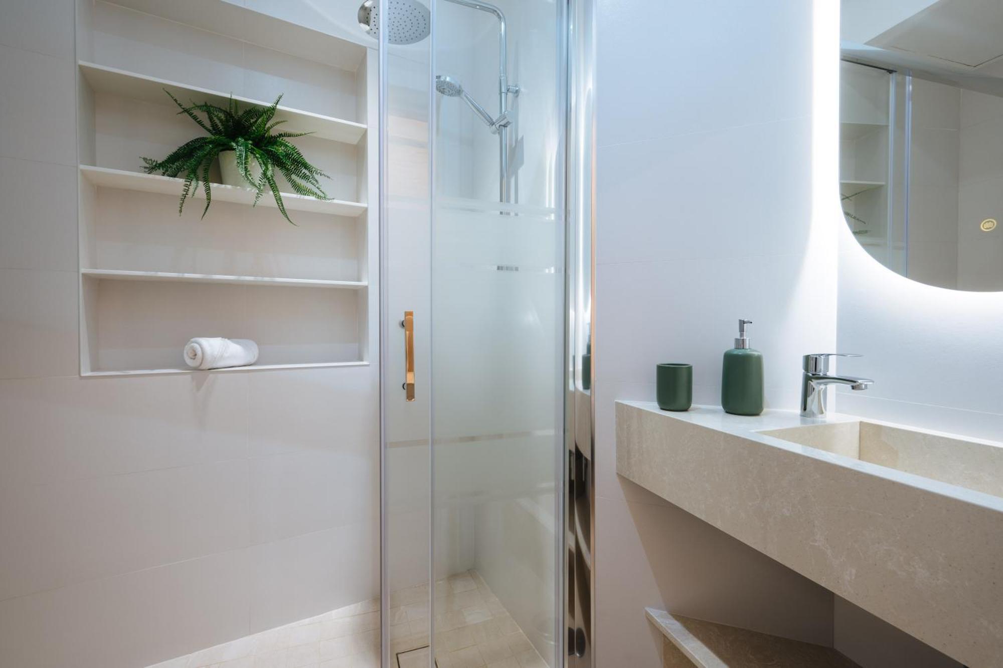 Double Inner Room