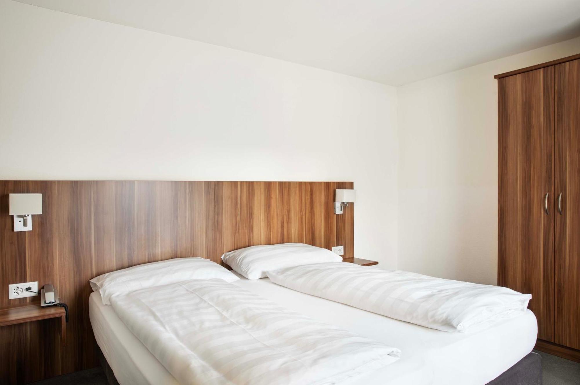 MEDIUM Double Room