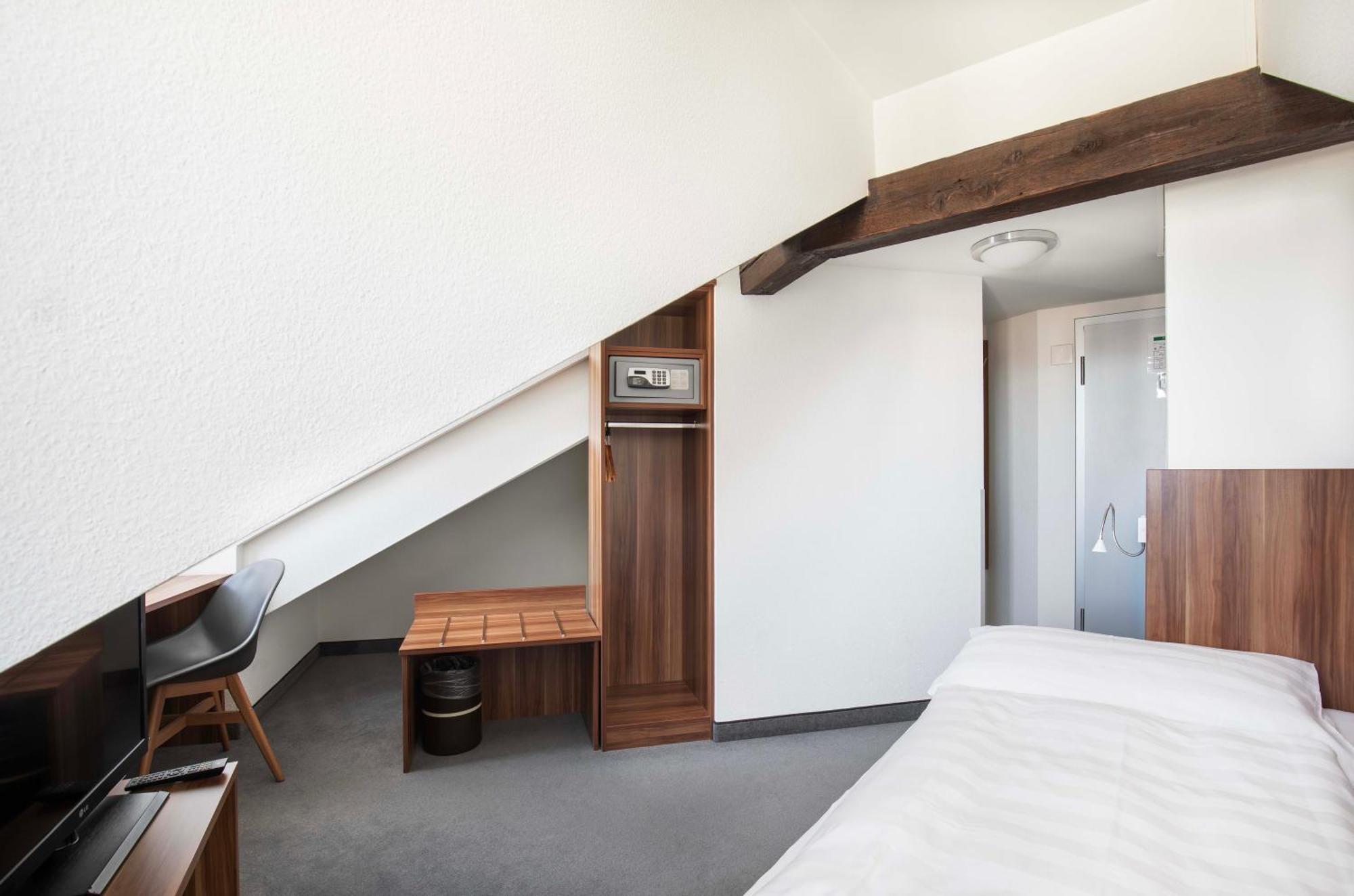 Single ATTIC