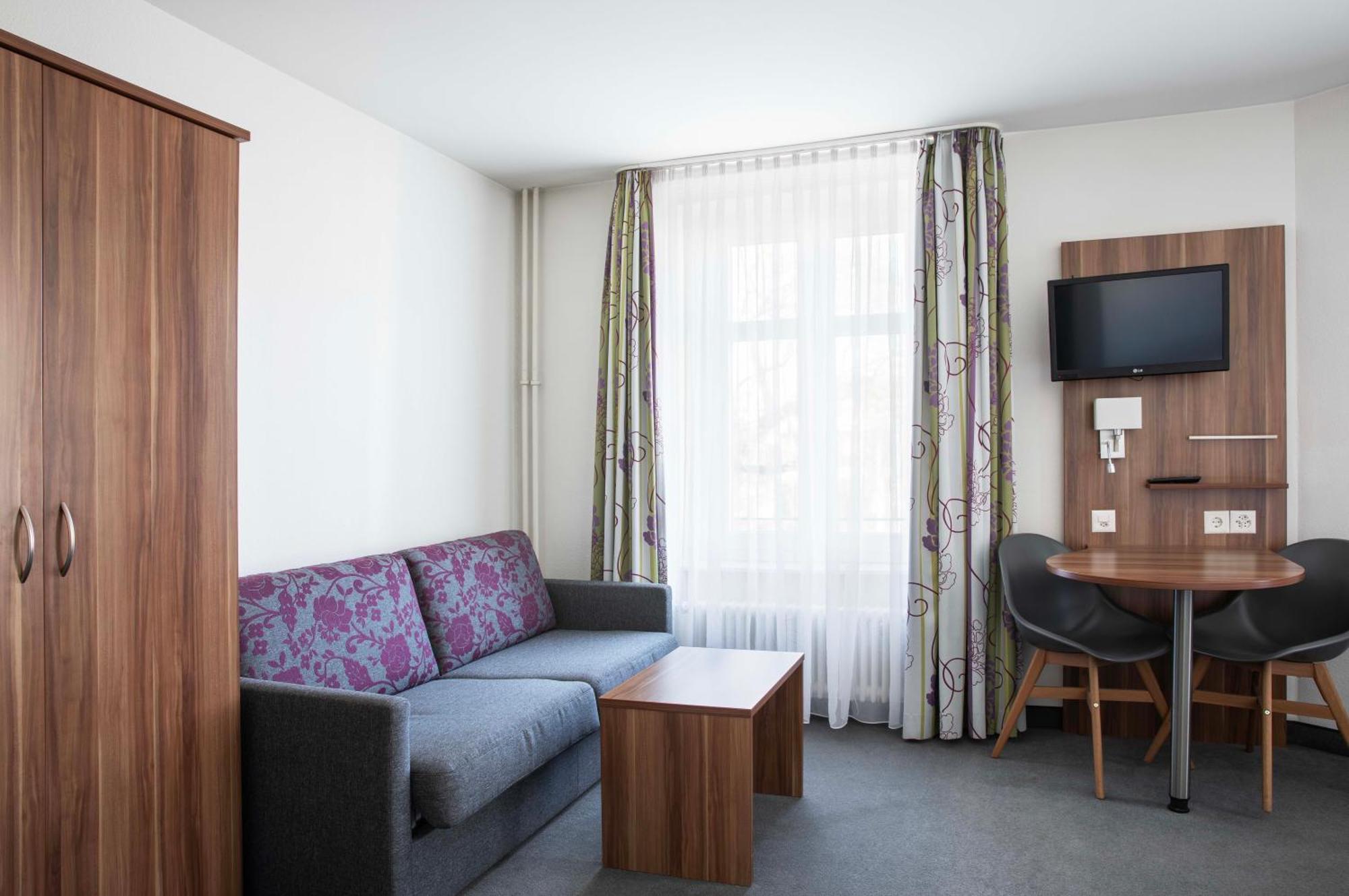 LARGE Double Room
