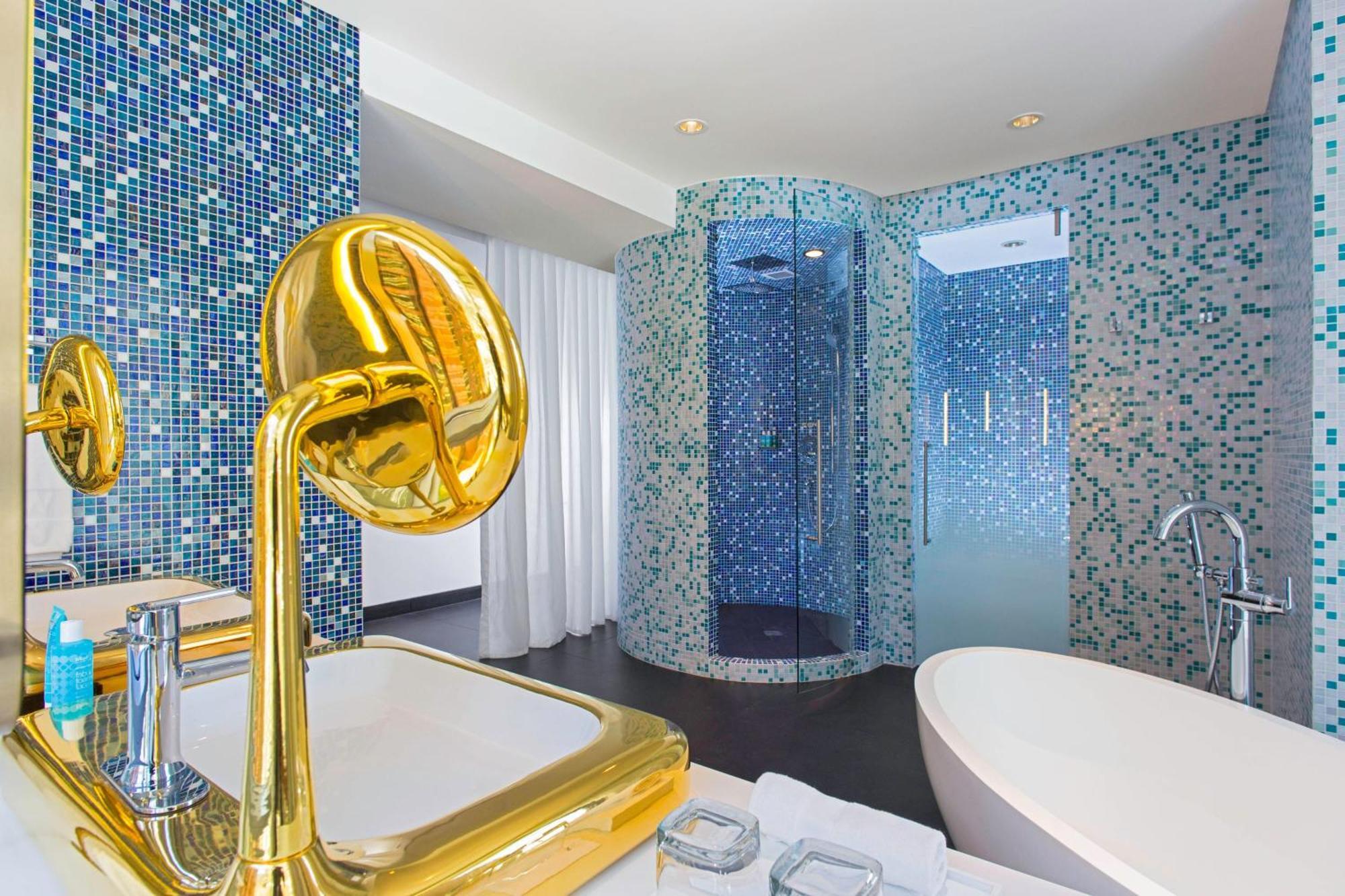 One-Bedroom Vice Presidential Penthouse Suite - High Floor