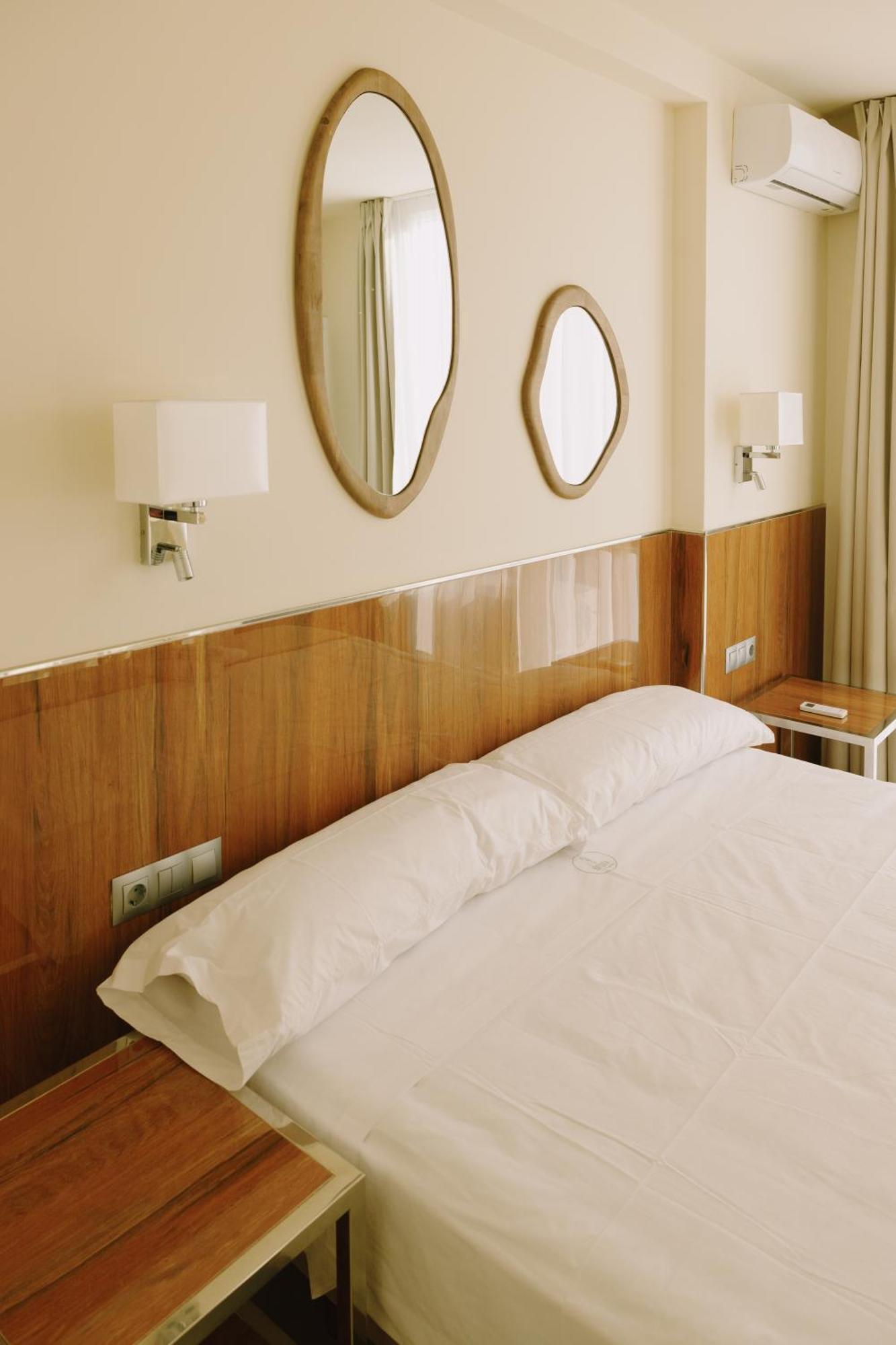 Double Room Private Bathroom