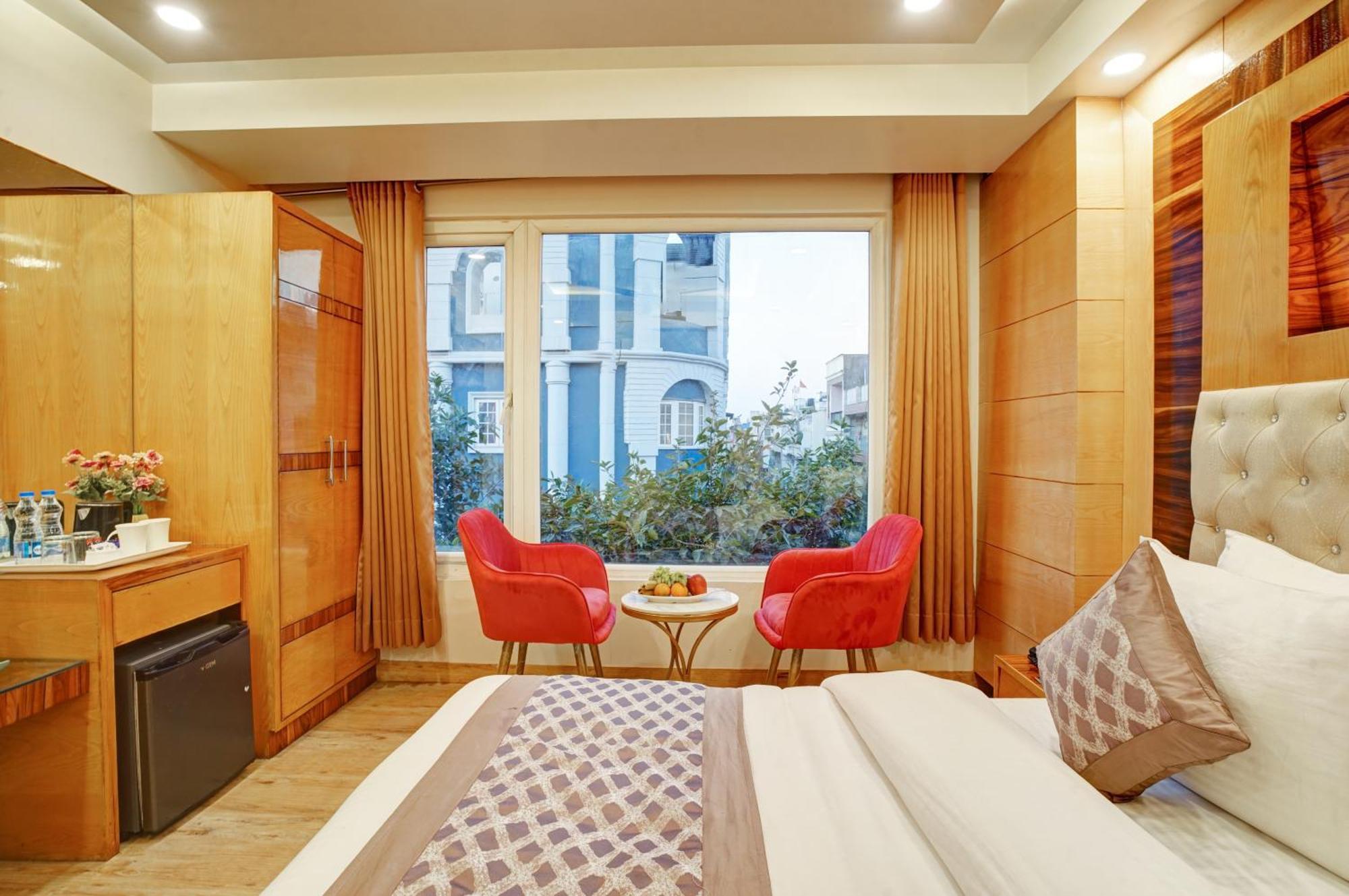 Executive Room Window