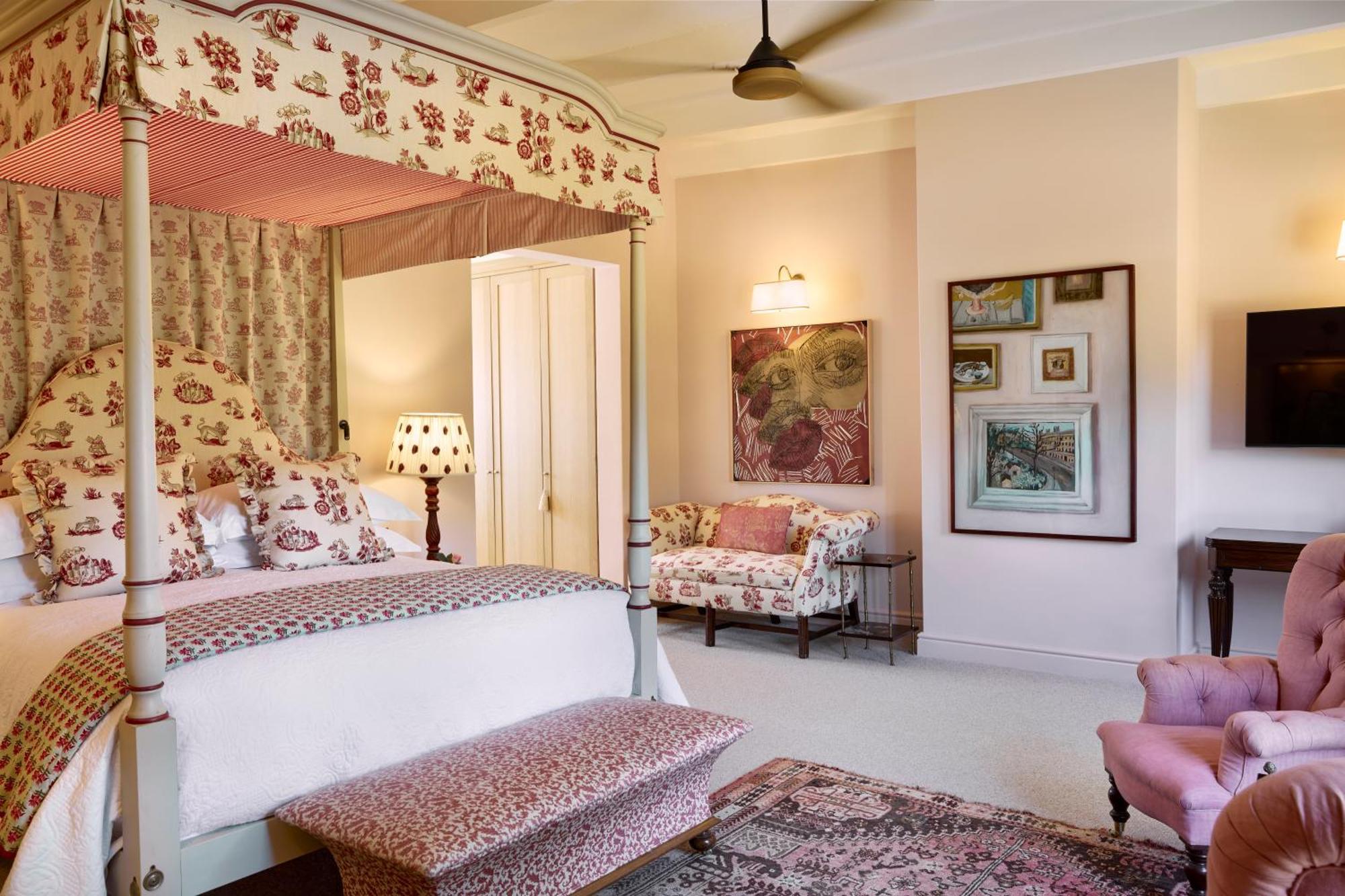 The Cape Chestnut Suite