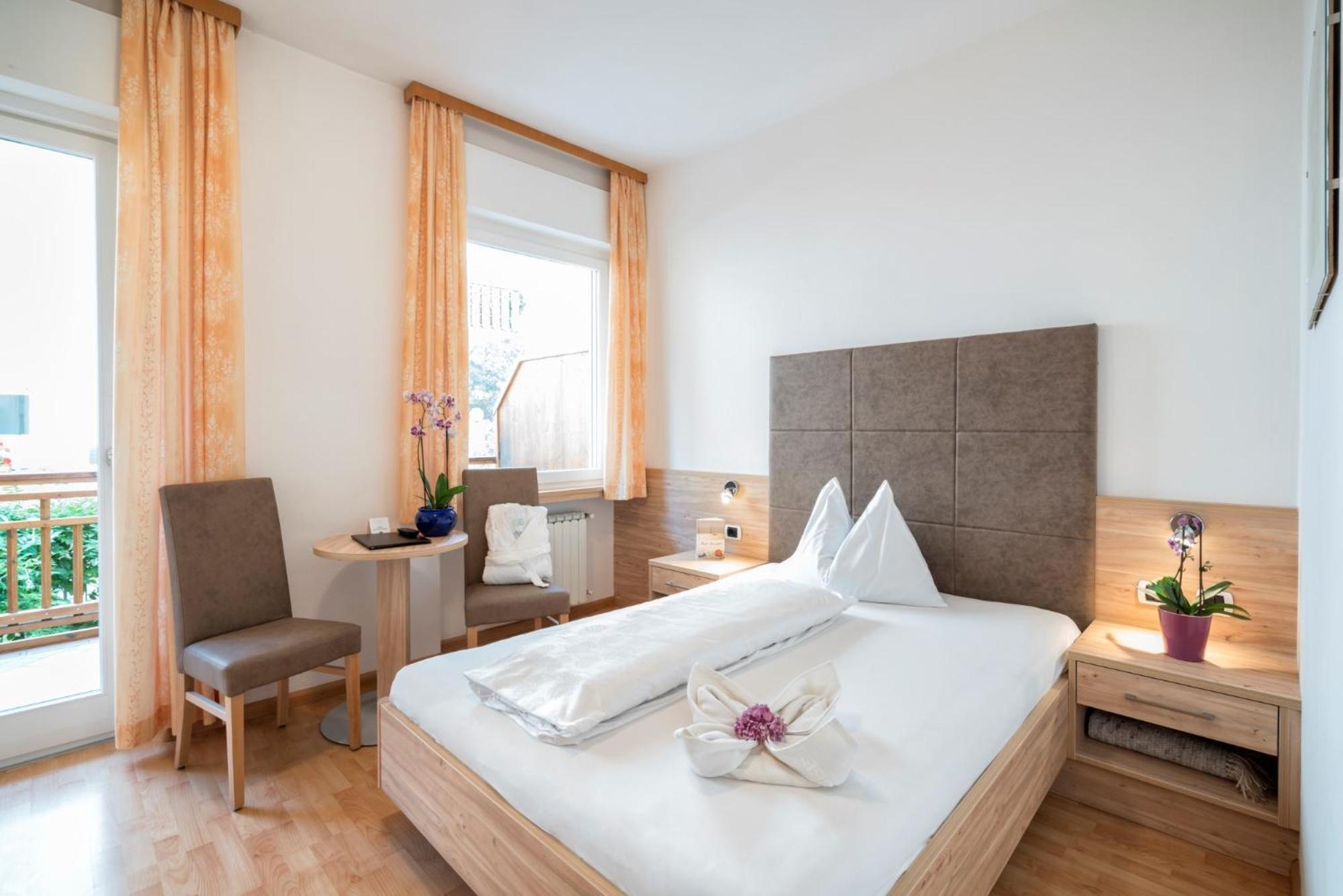 Einzelzimmer mit Balkon