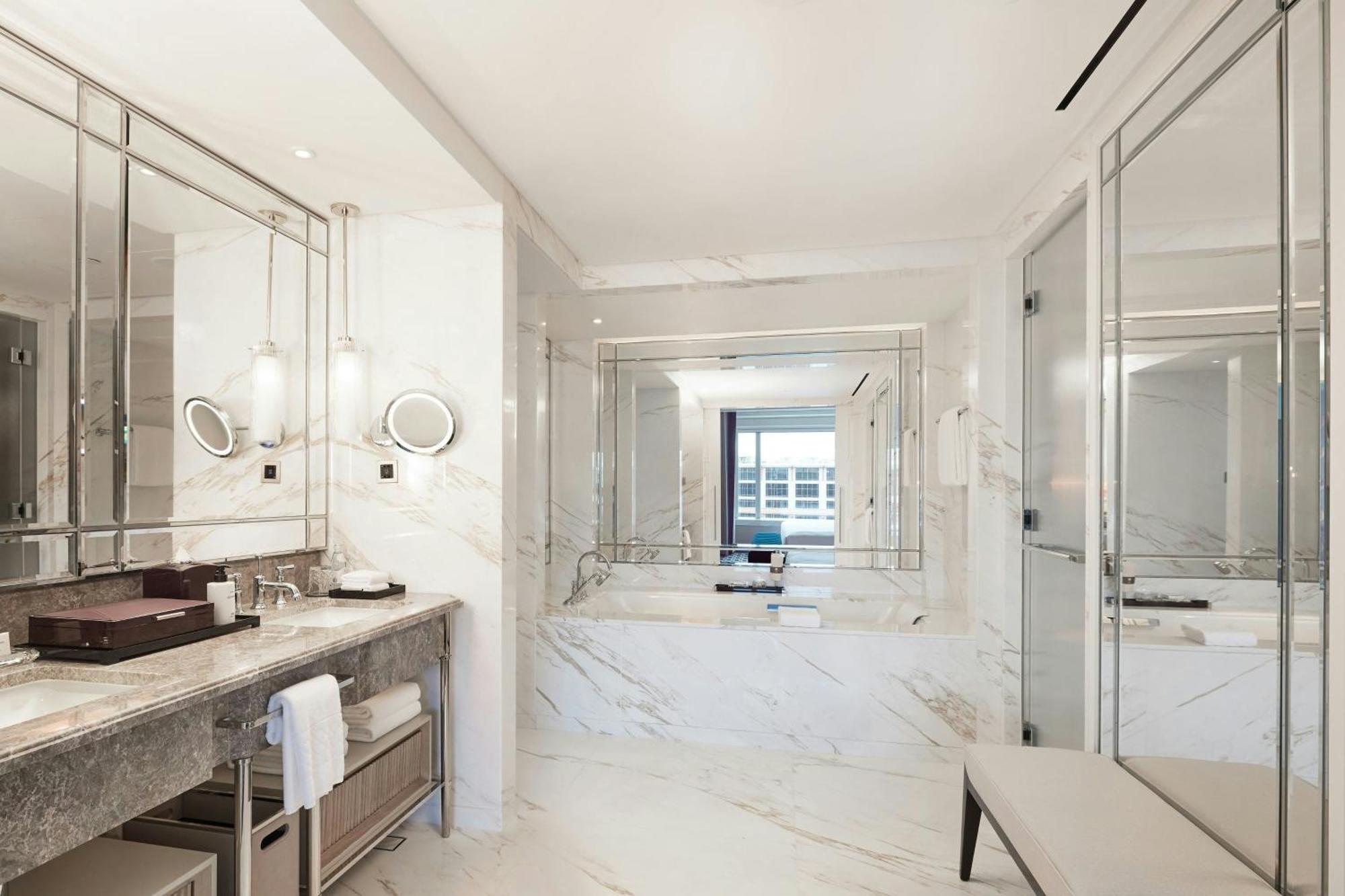 One-Bedroom Grand Catherine Suite Two Double Beds City View,1654272790:JPEG