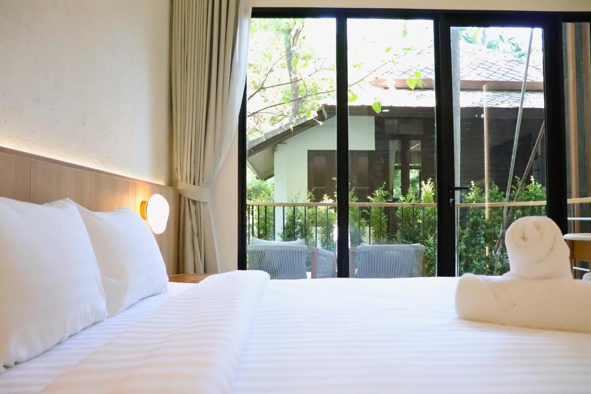 Premier King Room Garden View