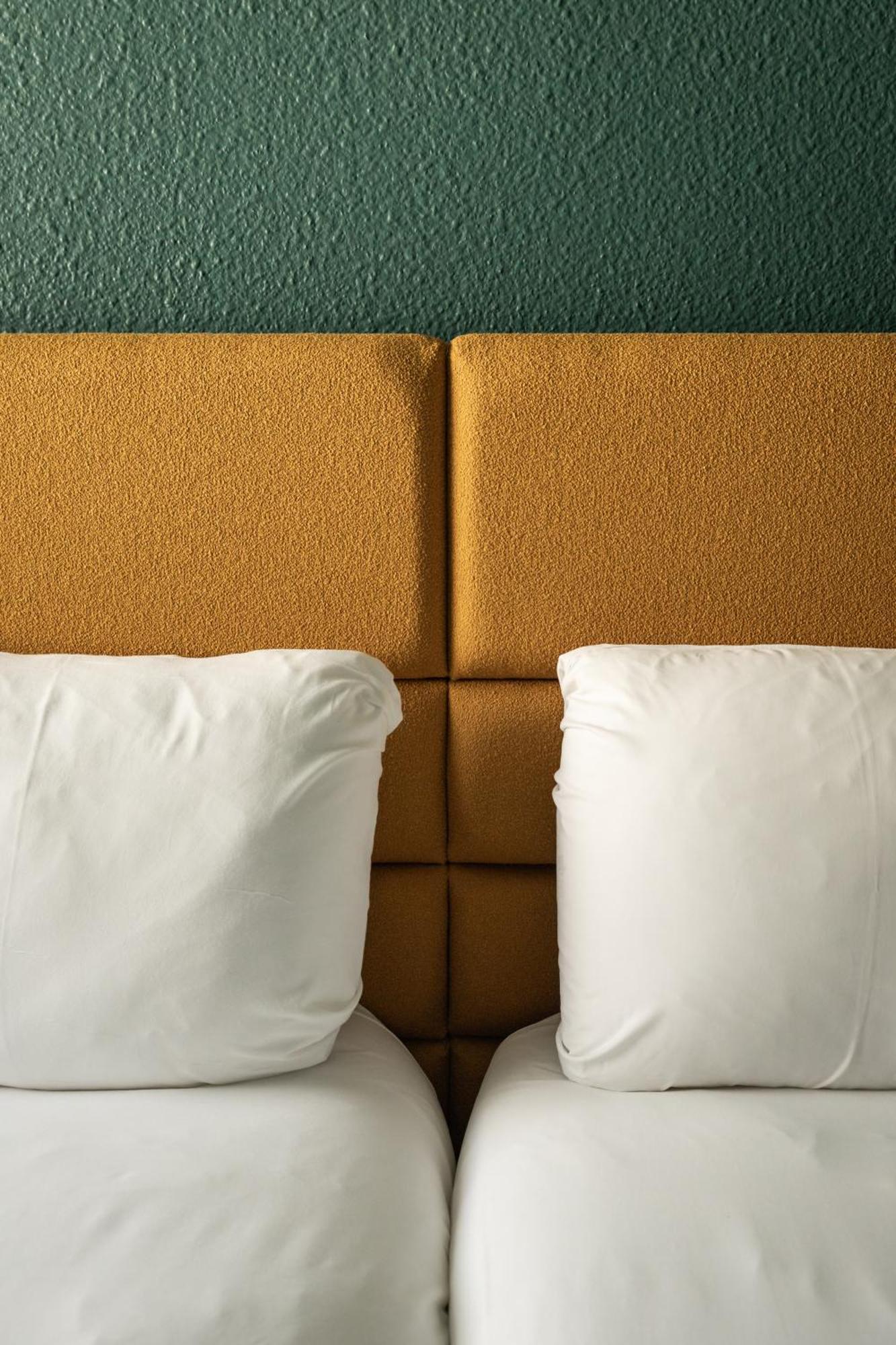 Standard Room with 2 Single Beds