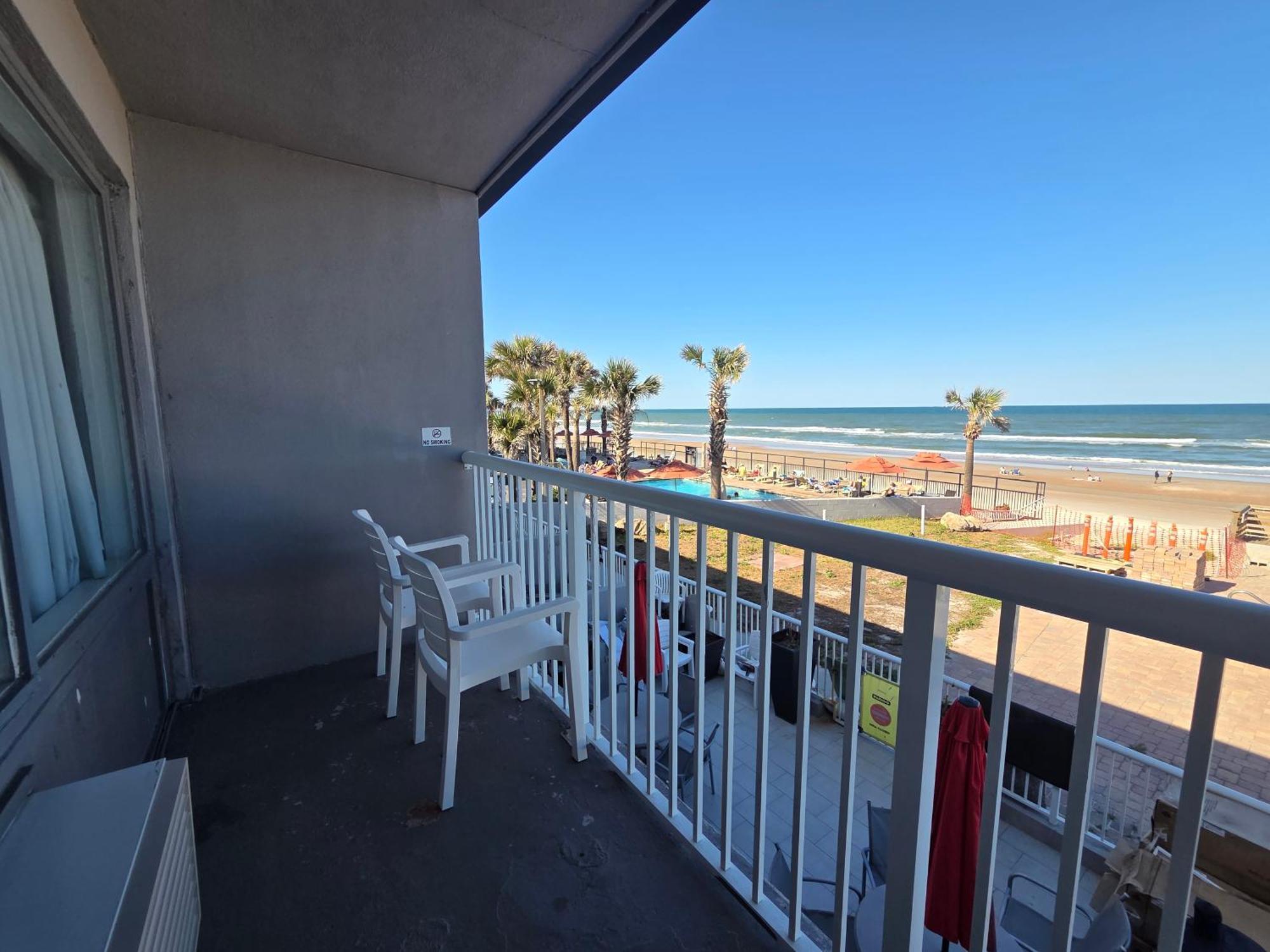 Queen Room with Balcony and Sea View