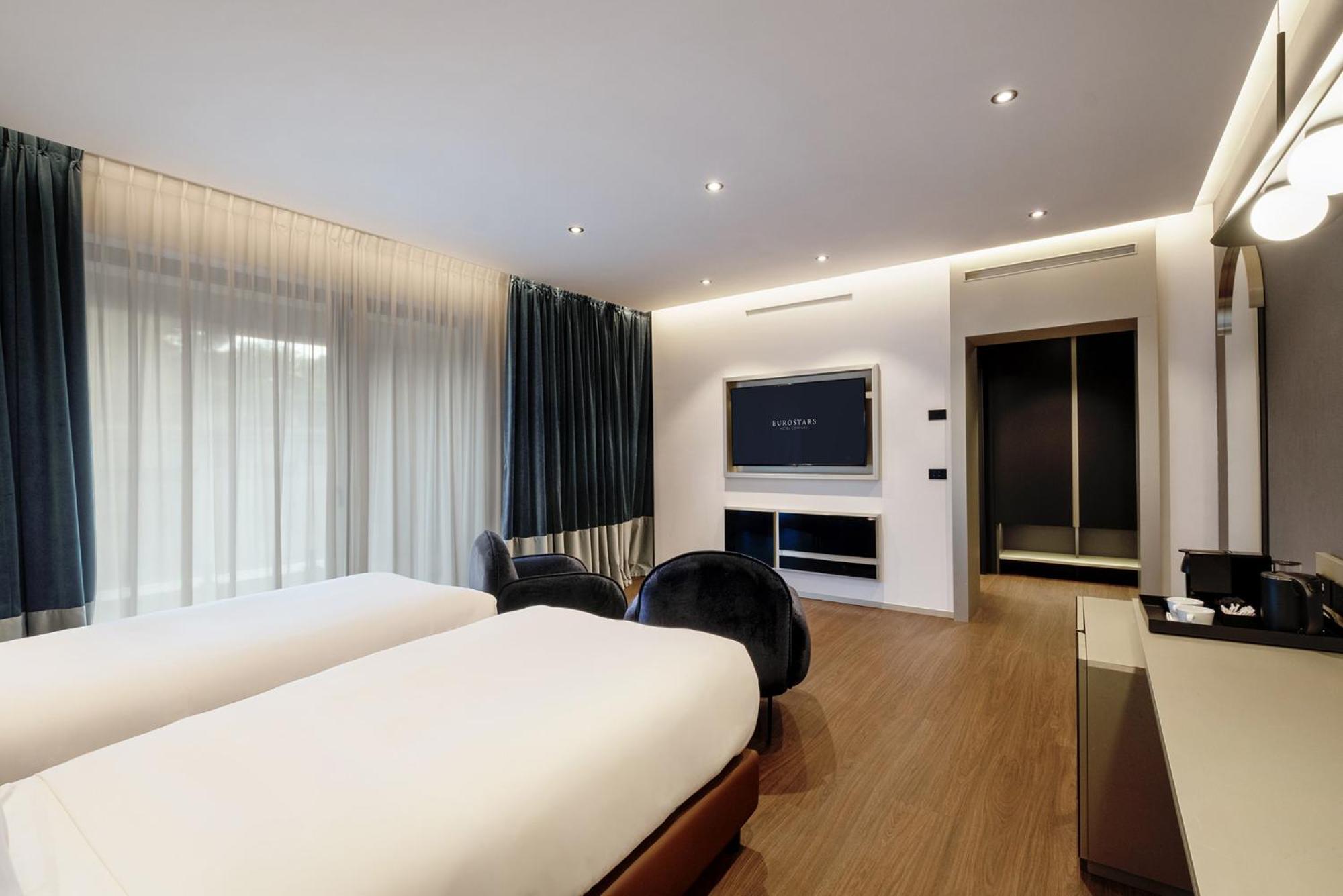 Suite Deluxe with Terrace,1670800310:JPEG