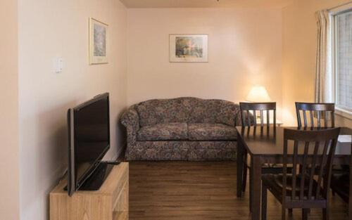 Deluxe Suite,1671913979:JPEG