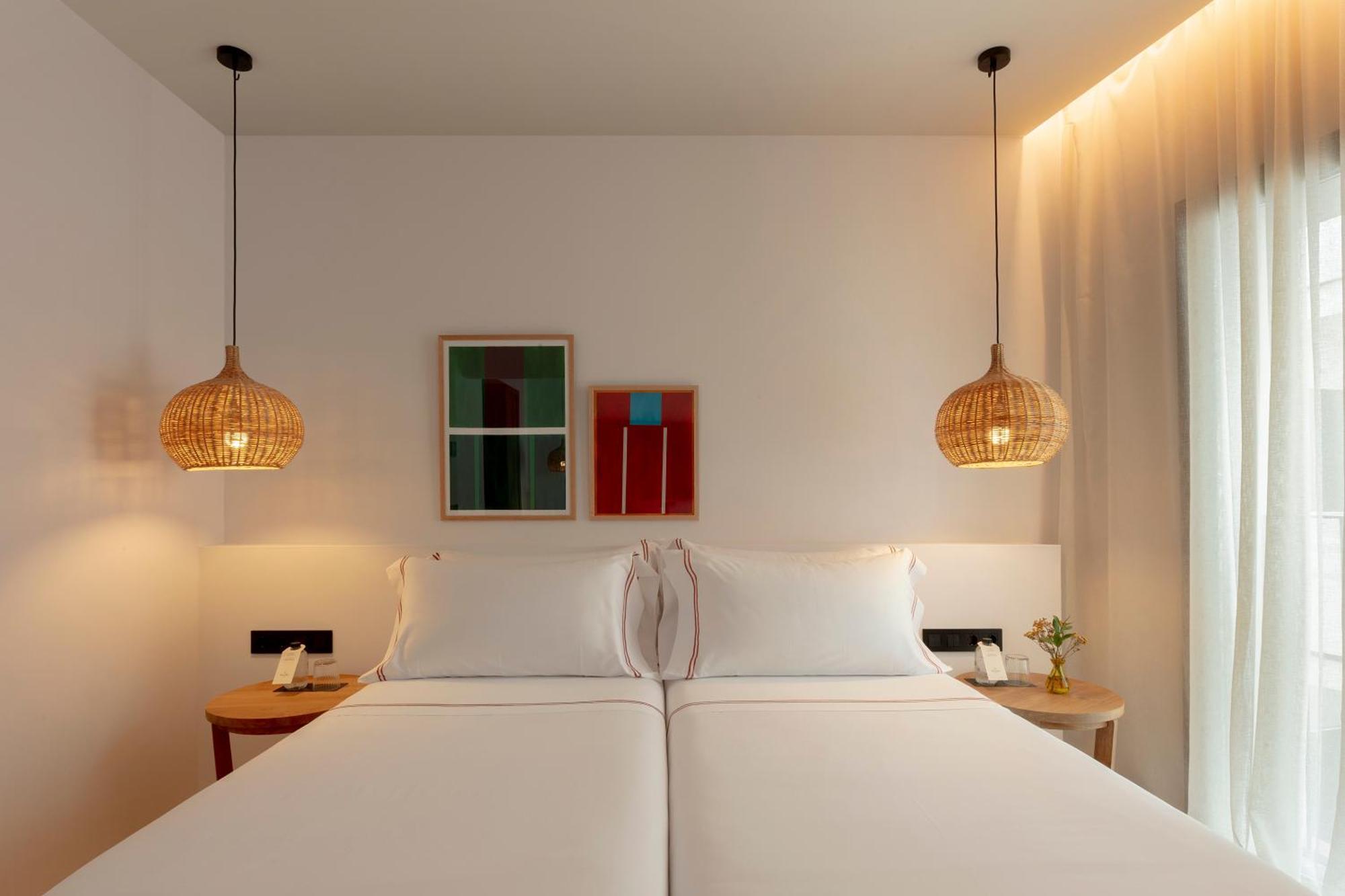 Kamer met 1 Groot Bed of 2 Aparte Bedden en Uitzicht op de Stad