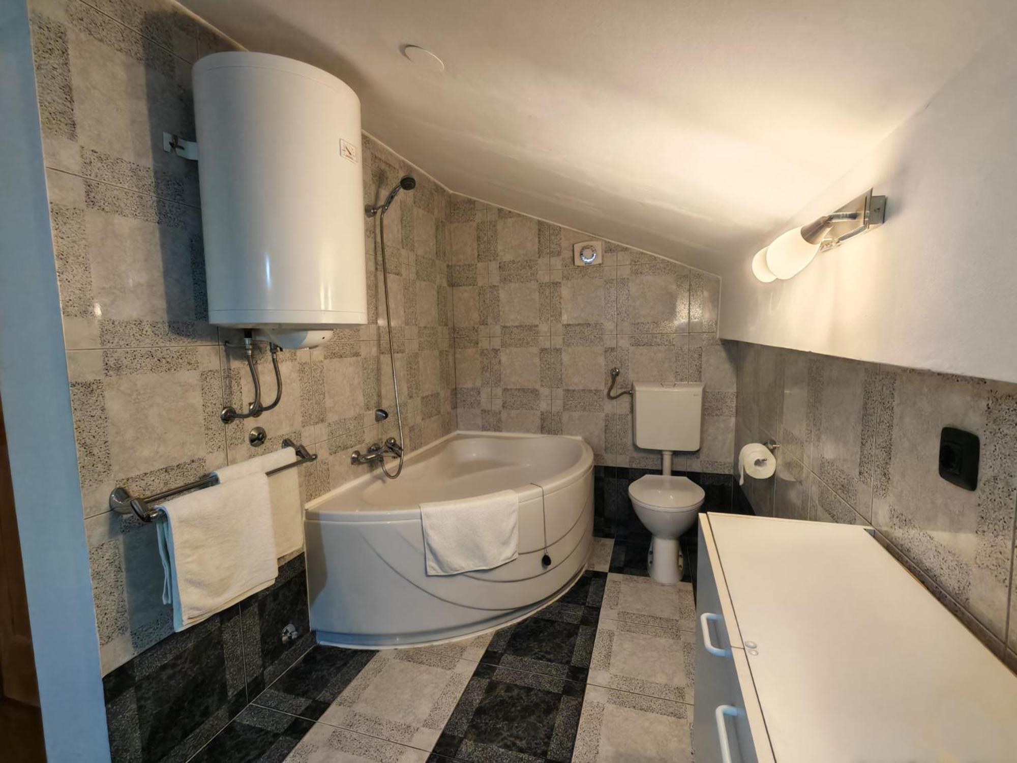 Deluxe Double Room Bath