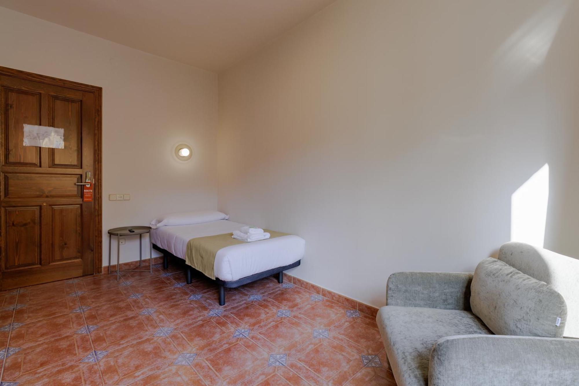 Single Room with Garden View,1680087593:JPEG