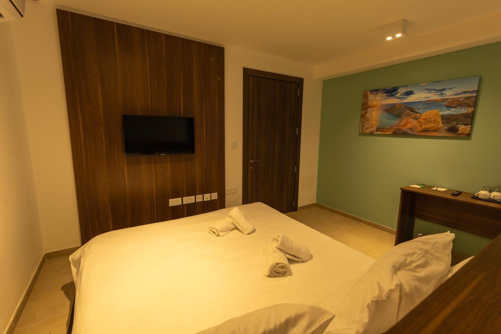Double or Twin Room Shower