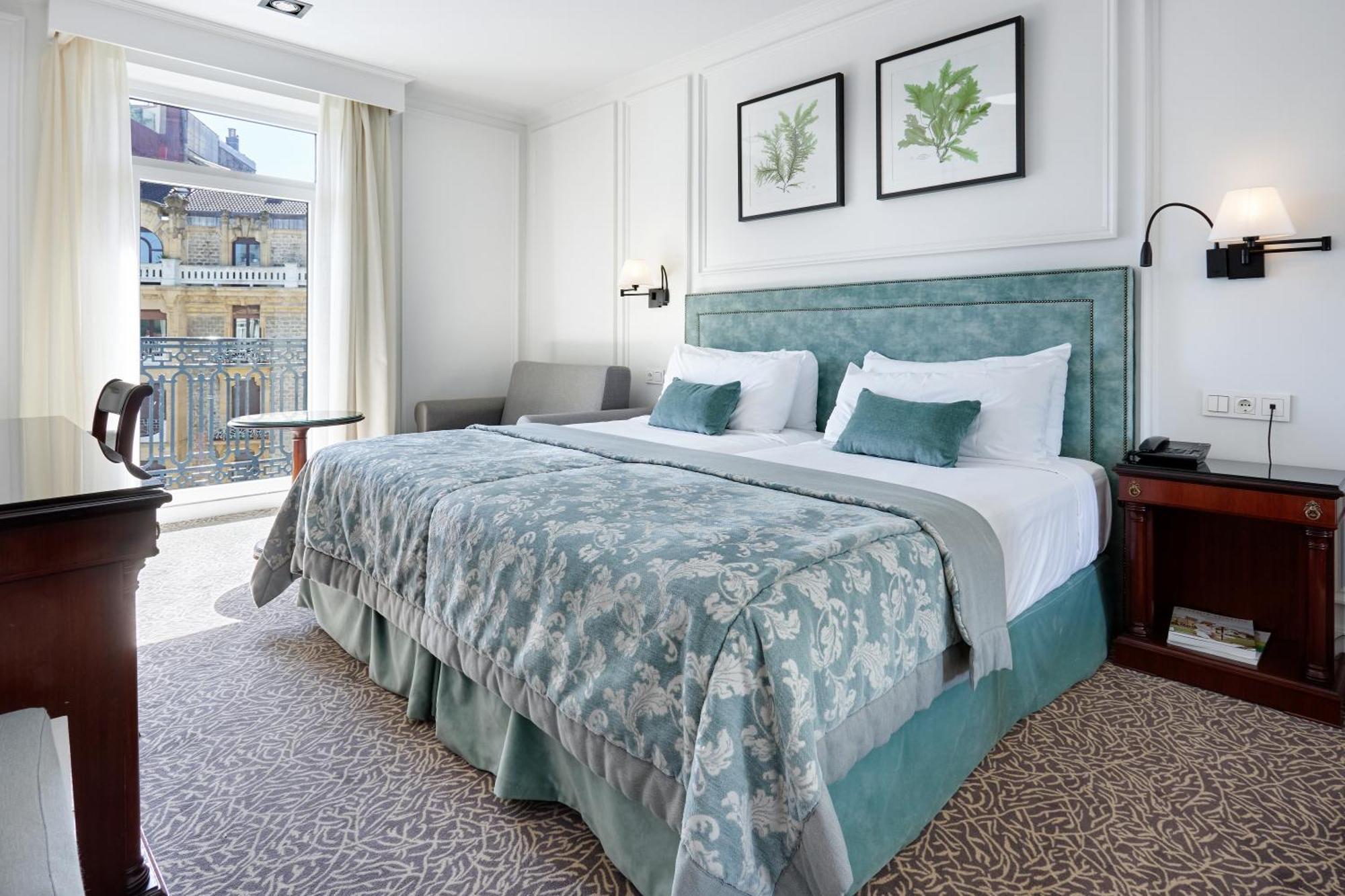 Classic Double or Twin Room City View