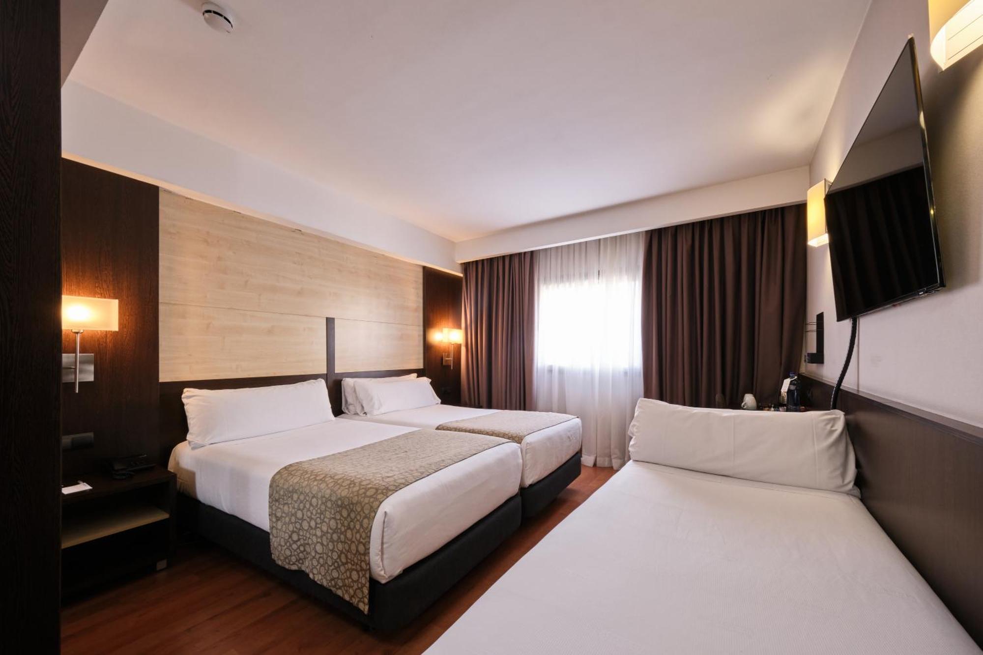 Triple Room (2 Adults + 1 Child),1686423185:JPEG