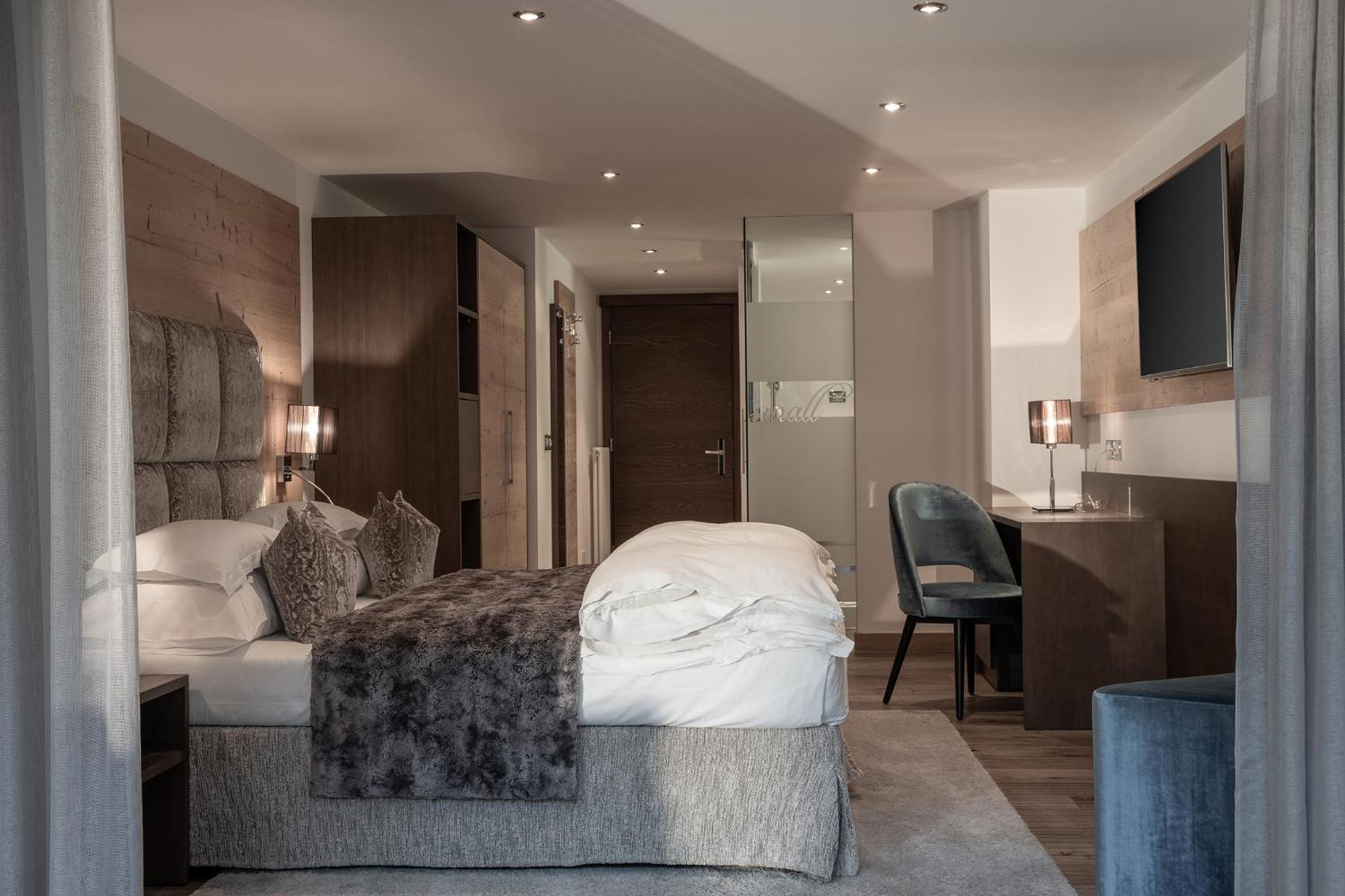 Suite with Garden View