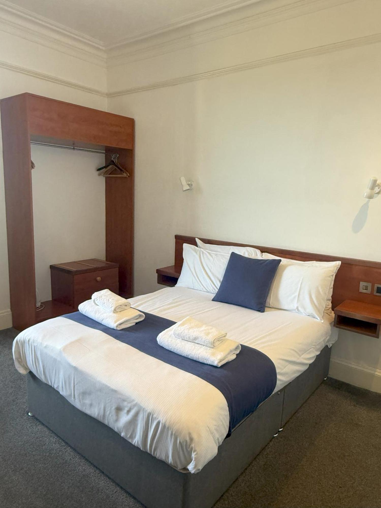 Double Room Private Bathroom