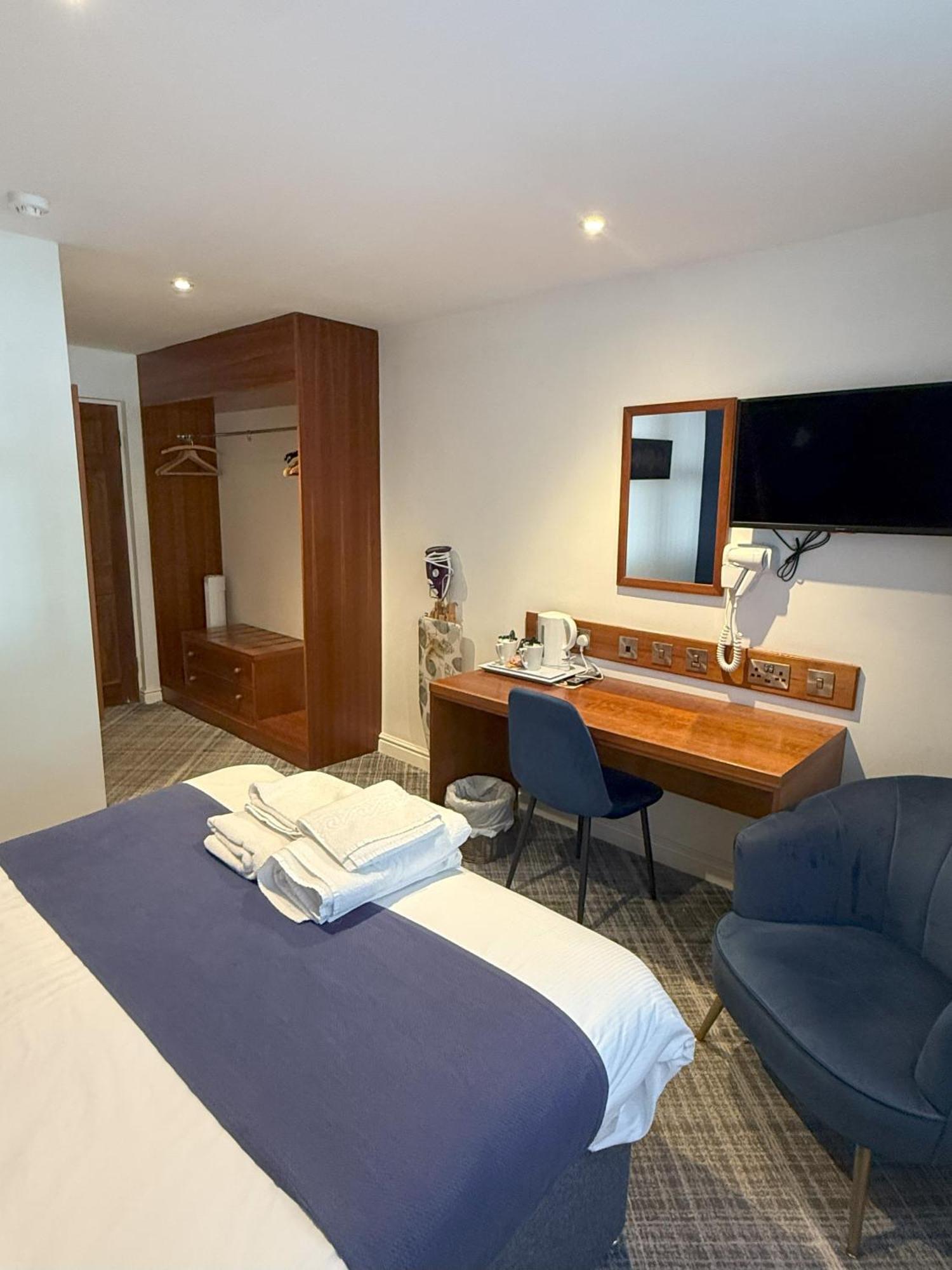 Double Room Private Bathroom